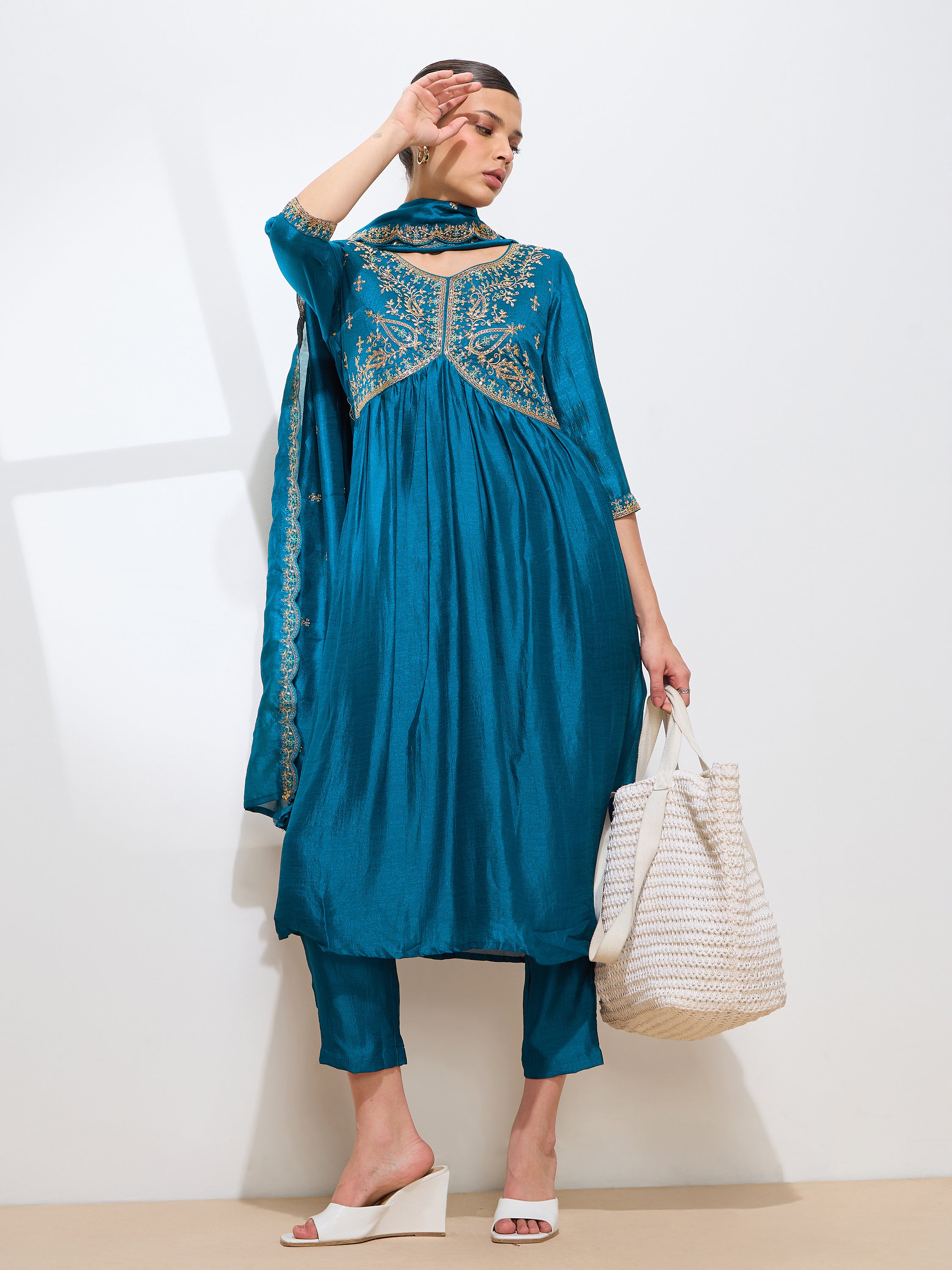 Women's Teal Silk Blend Embroidered Kurta set with dupatta with scallop edge