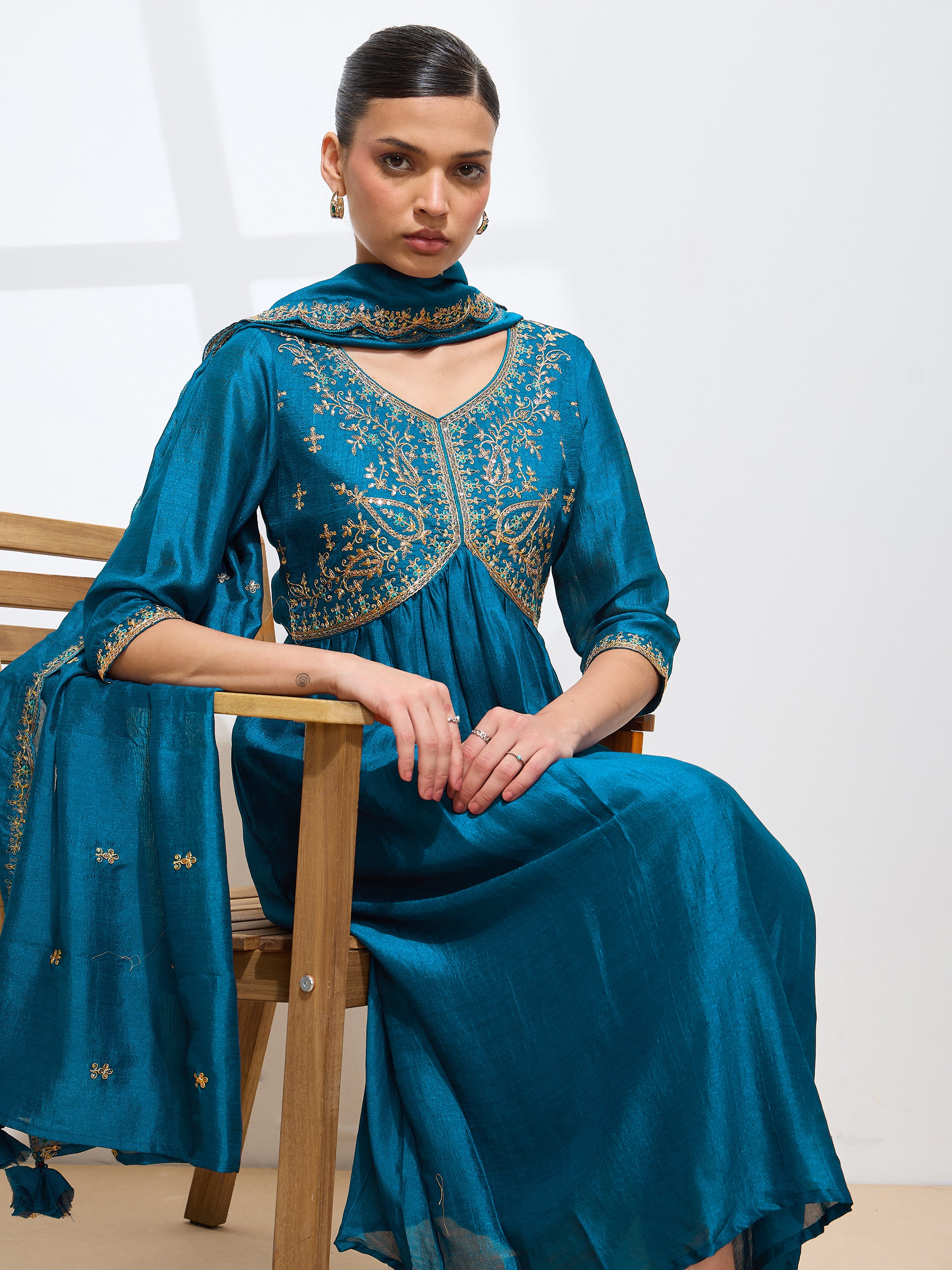 Women's Teal Silk Blend Embroidered Kurta set with dupatta with scallop edge