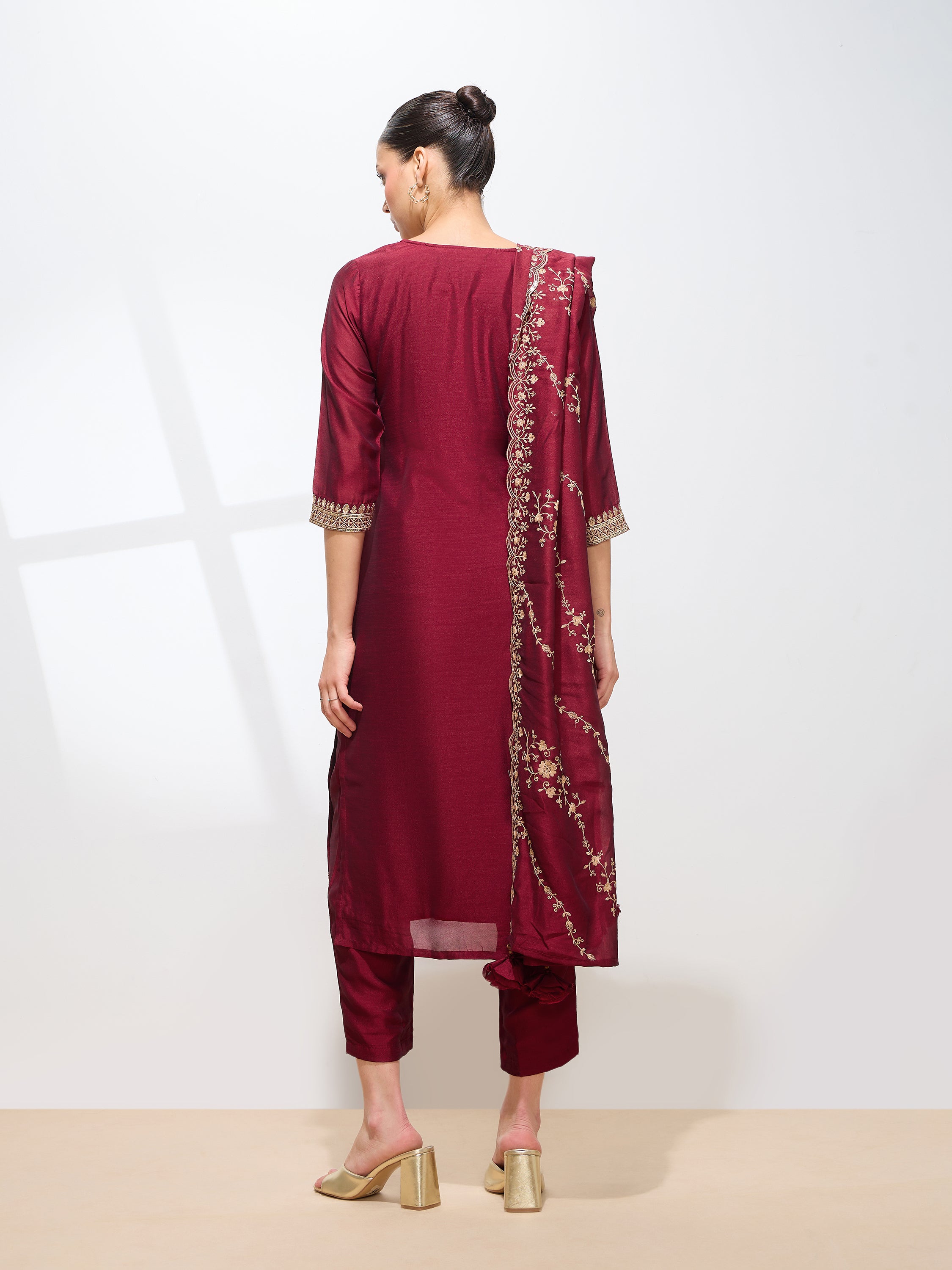 Women's Maroon Silk Blend Sequence Embroidered Kurta set with dupatta with scallop edge