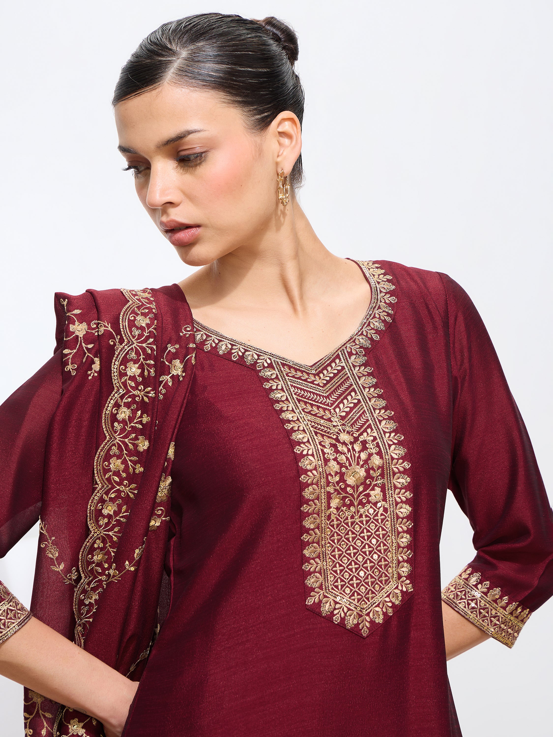 Women's Maroon Silk Blend Sequence Embroidered Kurta set with dupatta with scallop edge