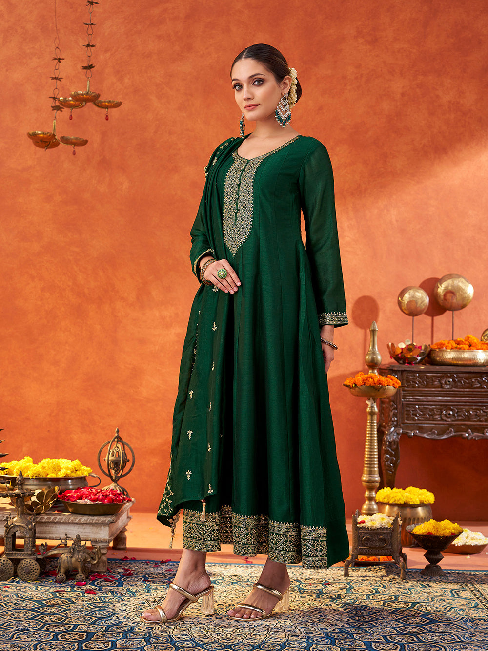 Women's Dark Green Silk Blend Sequence Embroidered Kurta and dupatta with scallop edge