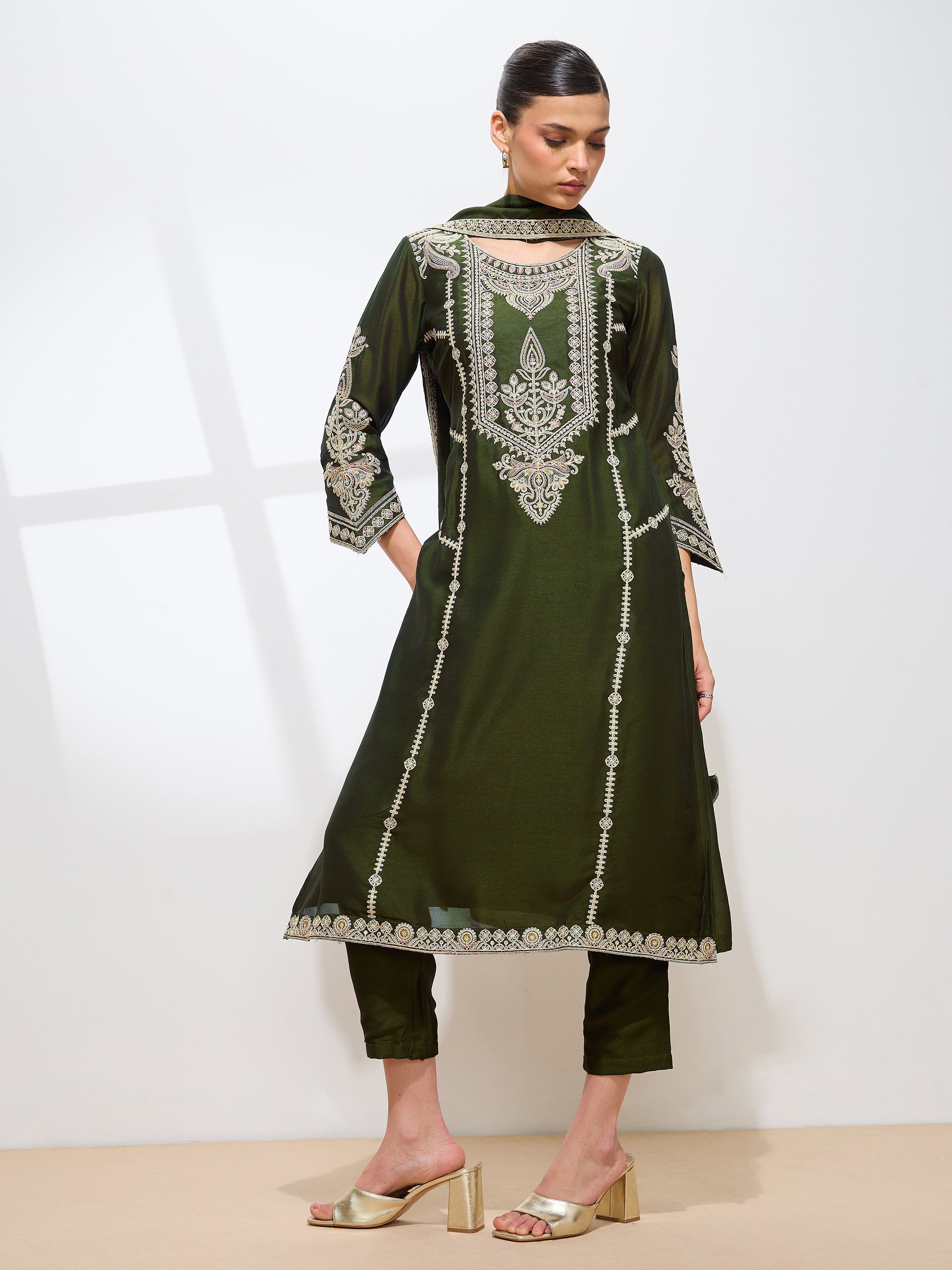 Women's Mehndi Silk Blend Embroidered Kurta set with dupatta