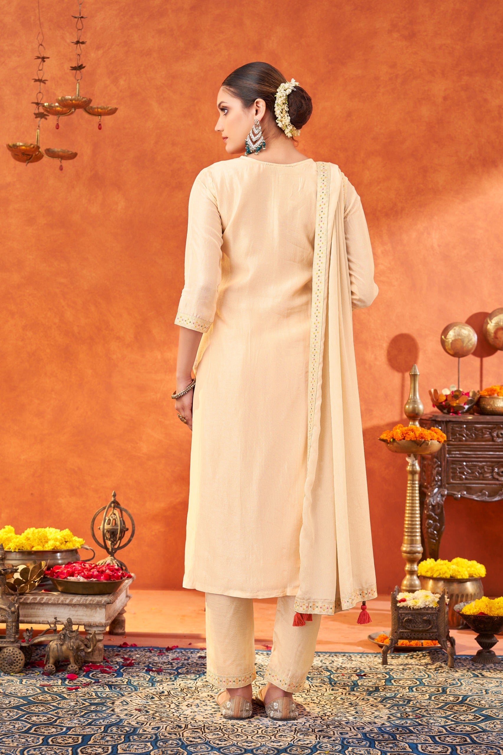 Women's Cream Pure Dola Silk Woven Jacquard Kurta set with dupatta