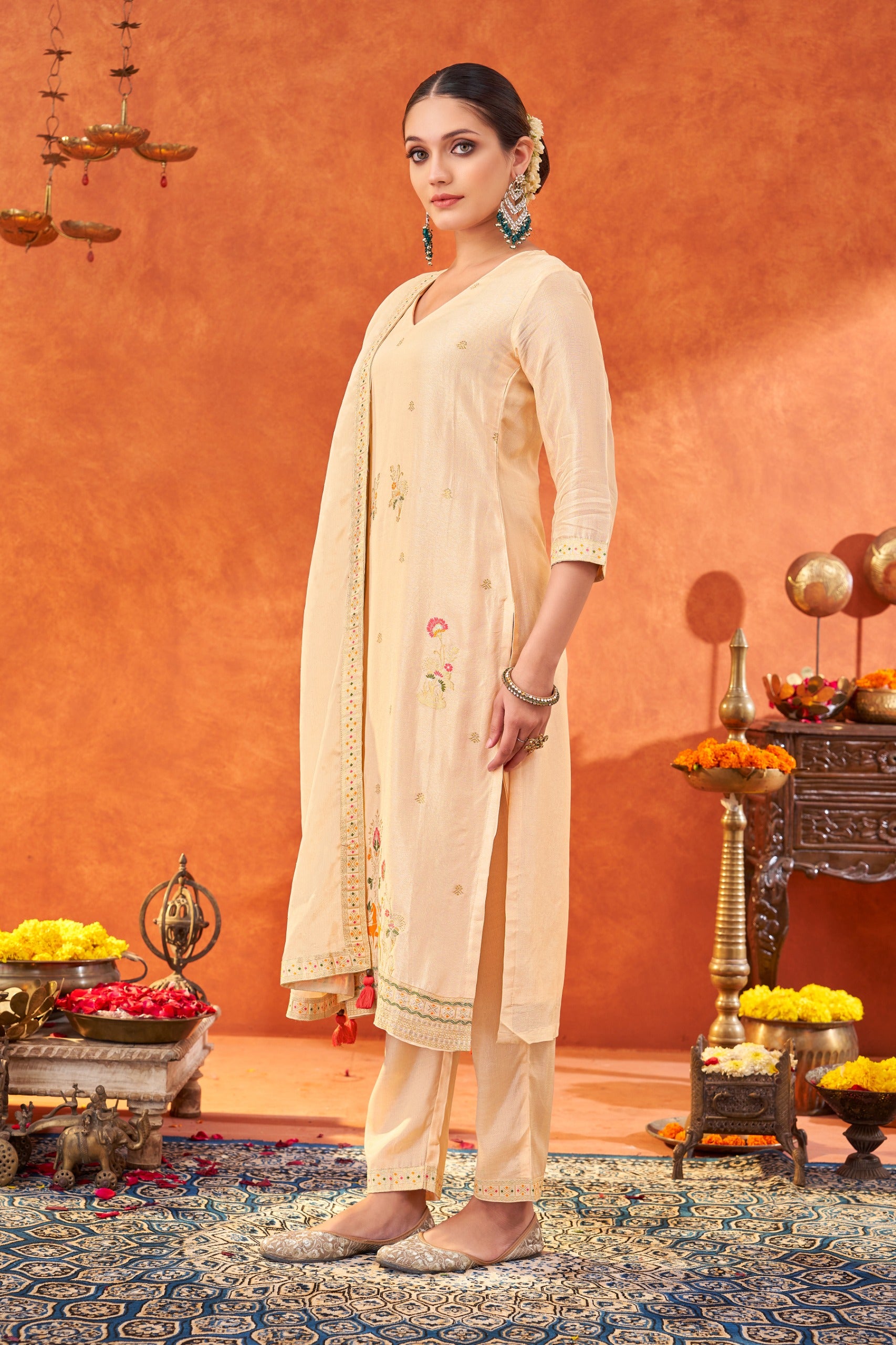 Women's Cream Pure Dola Silk Woven Jacquard Kurta set with dupatta