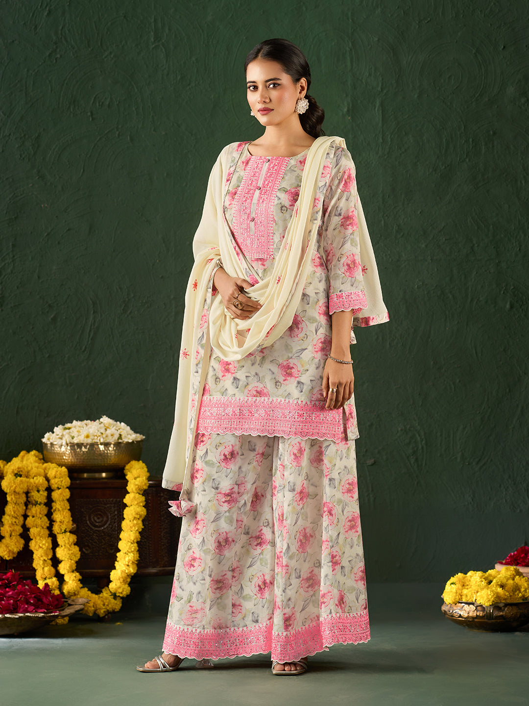 Women's Off White Silk Blend Embroidered Kurta set with dupatta