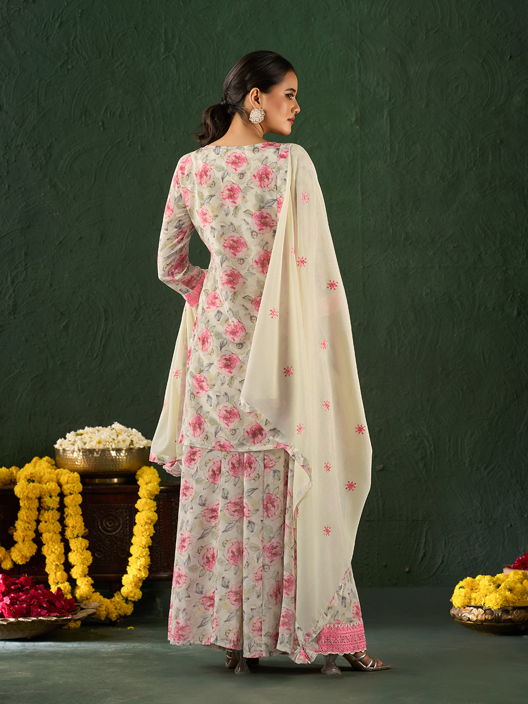 Women's Off White Silk Blend Embroidered Kurta set with dupatta