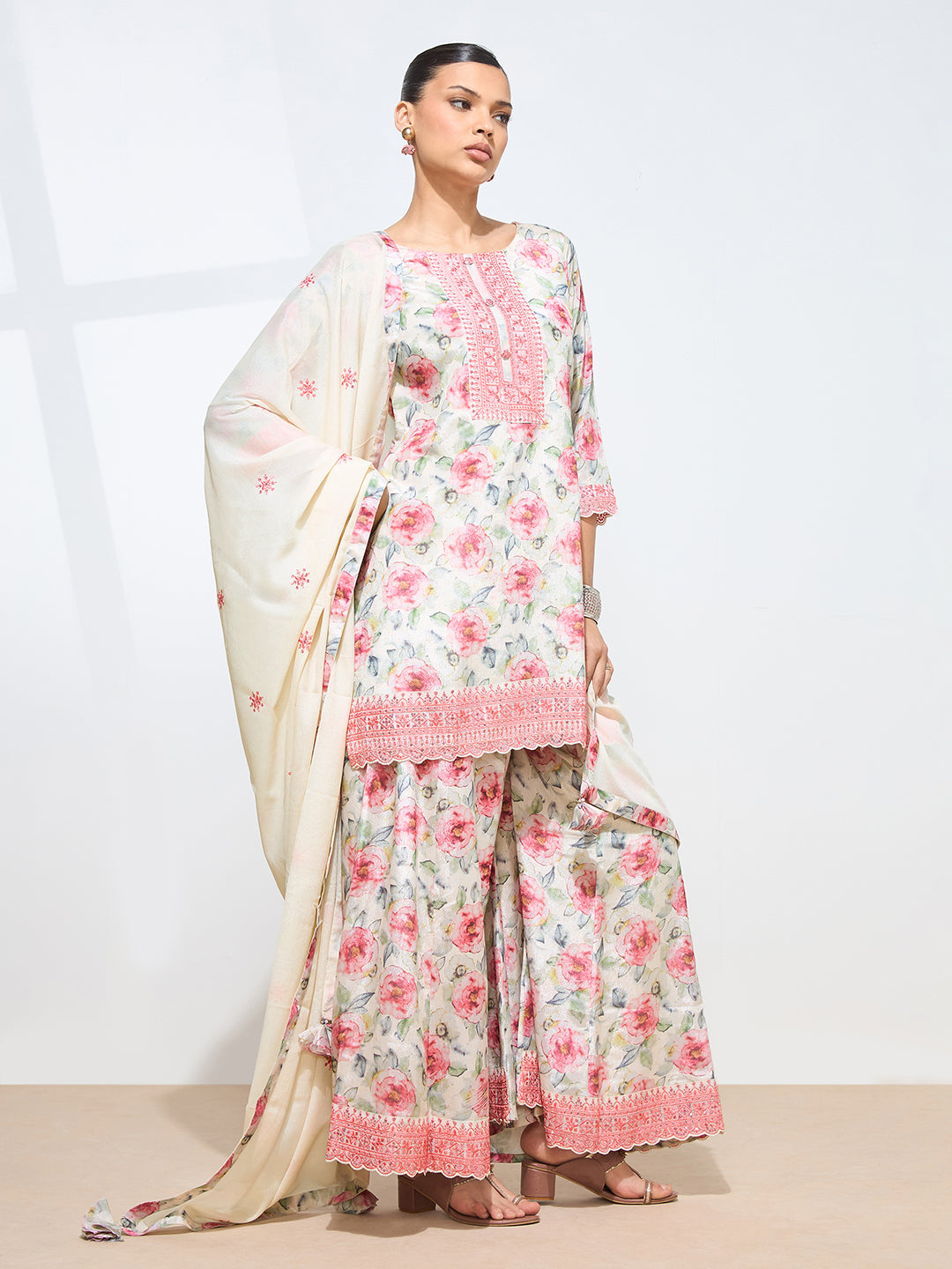 Women's Off White Silk Blend Embroidered Kurta set with dupatta