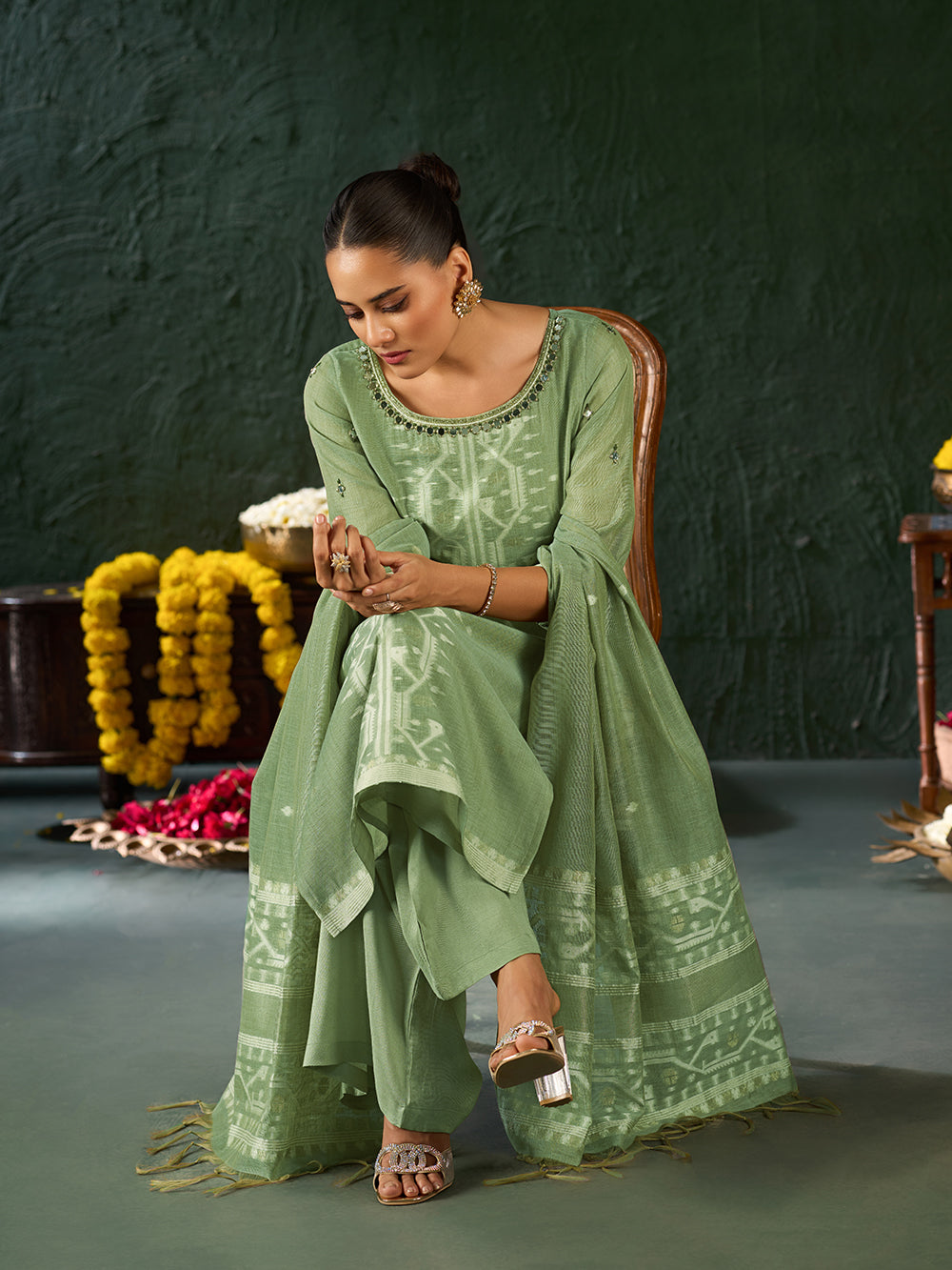 Women's Green Silk Blend Jacquard Kurta set with dupatta