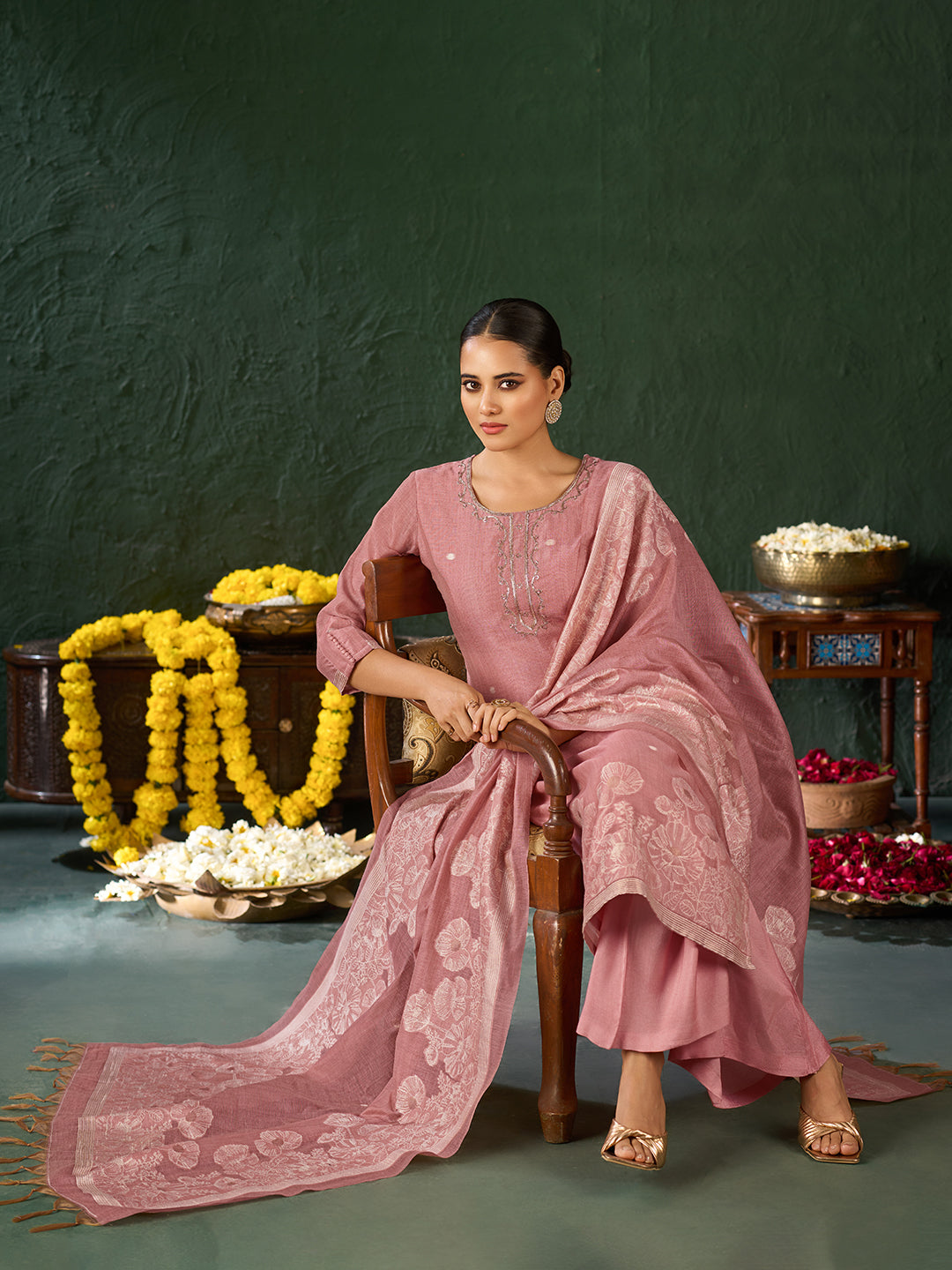 Women's Pink Silk Blend Jacquard Kurta set with dupatta