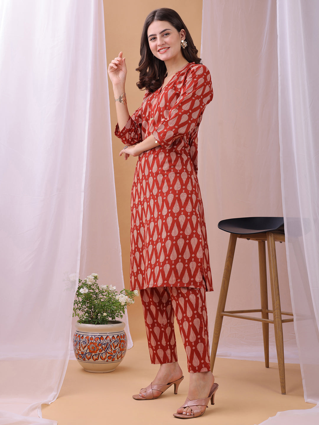 Red Pure Cambric Cotton Printed Abstract Straight Kurta Kurta with Pant