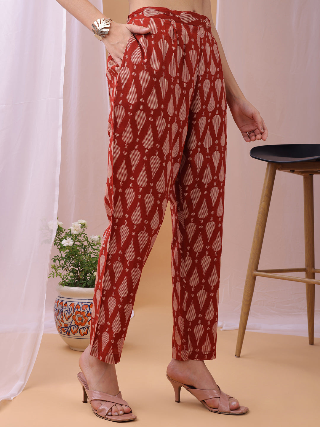 Red Pure Cambric Cotton Printed Abstract Straight Kurta Kurta with Pant