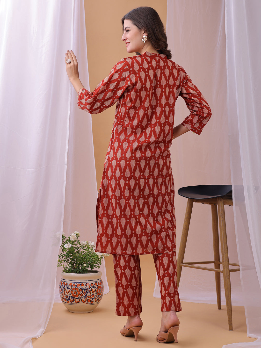 Red Pure Cambric Cotton Printed Abstract Straight Kurta Kurta with Pant