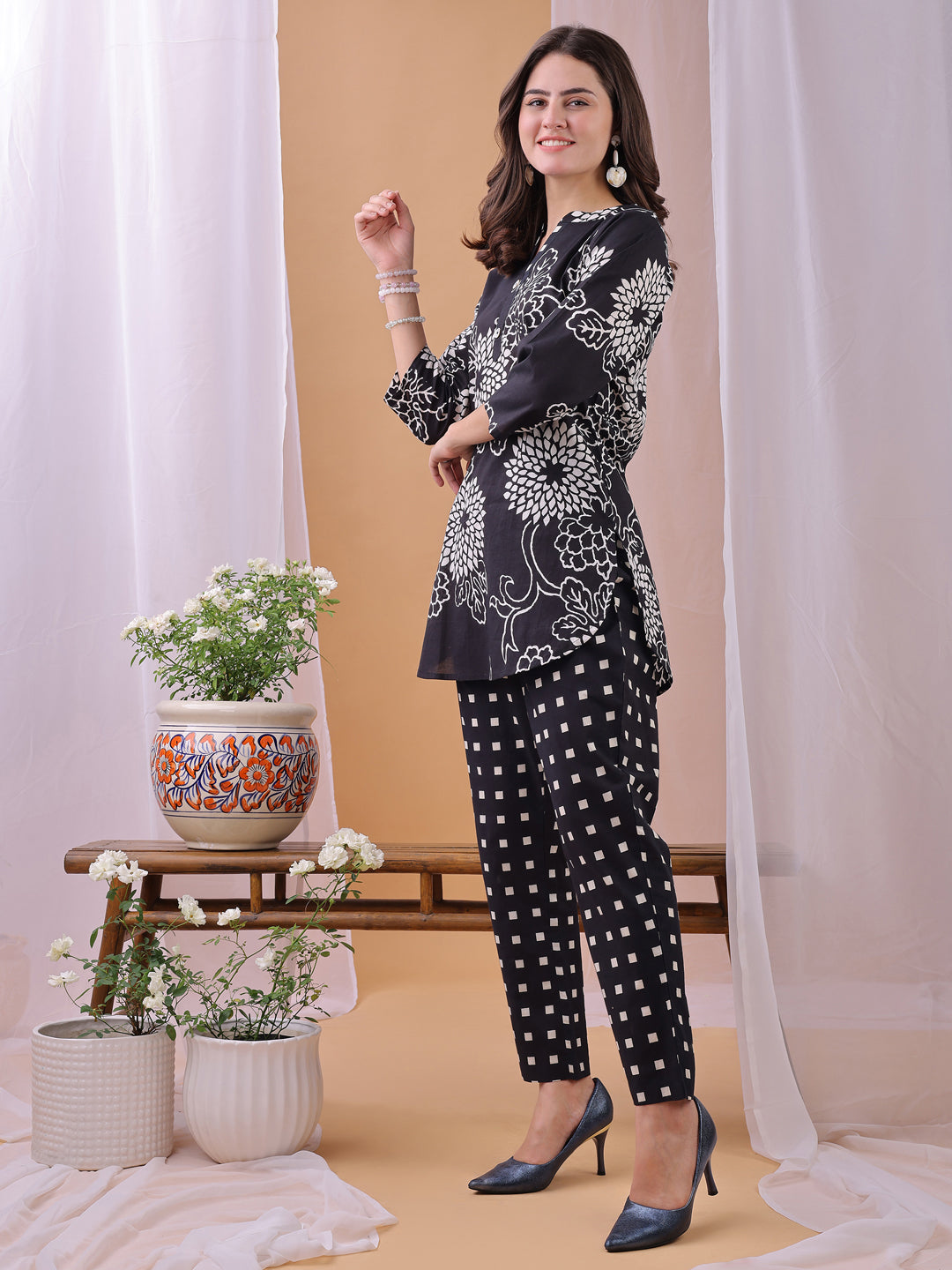 Black&White Floral Printed Pure Cambric Cotton Co-ords set