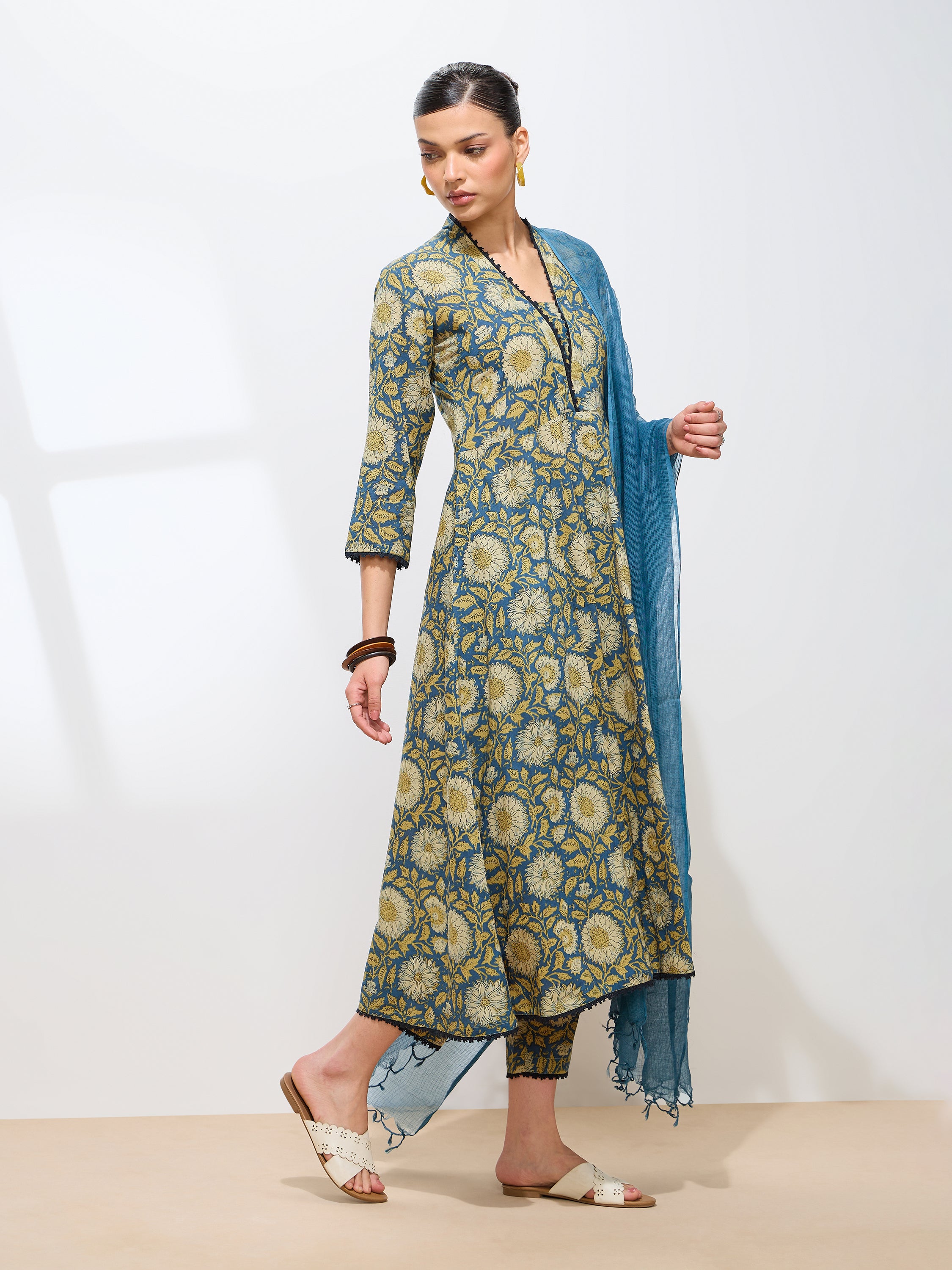 Graceful Blue Floral Printed Cotton Kurta set