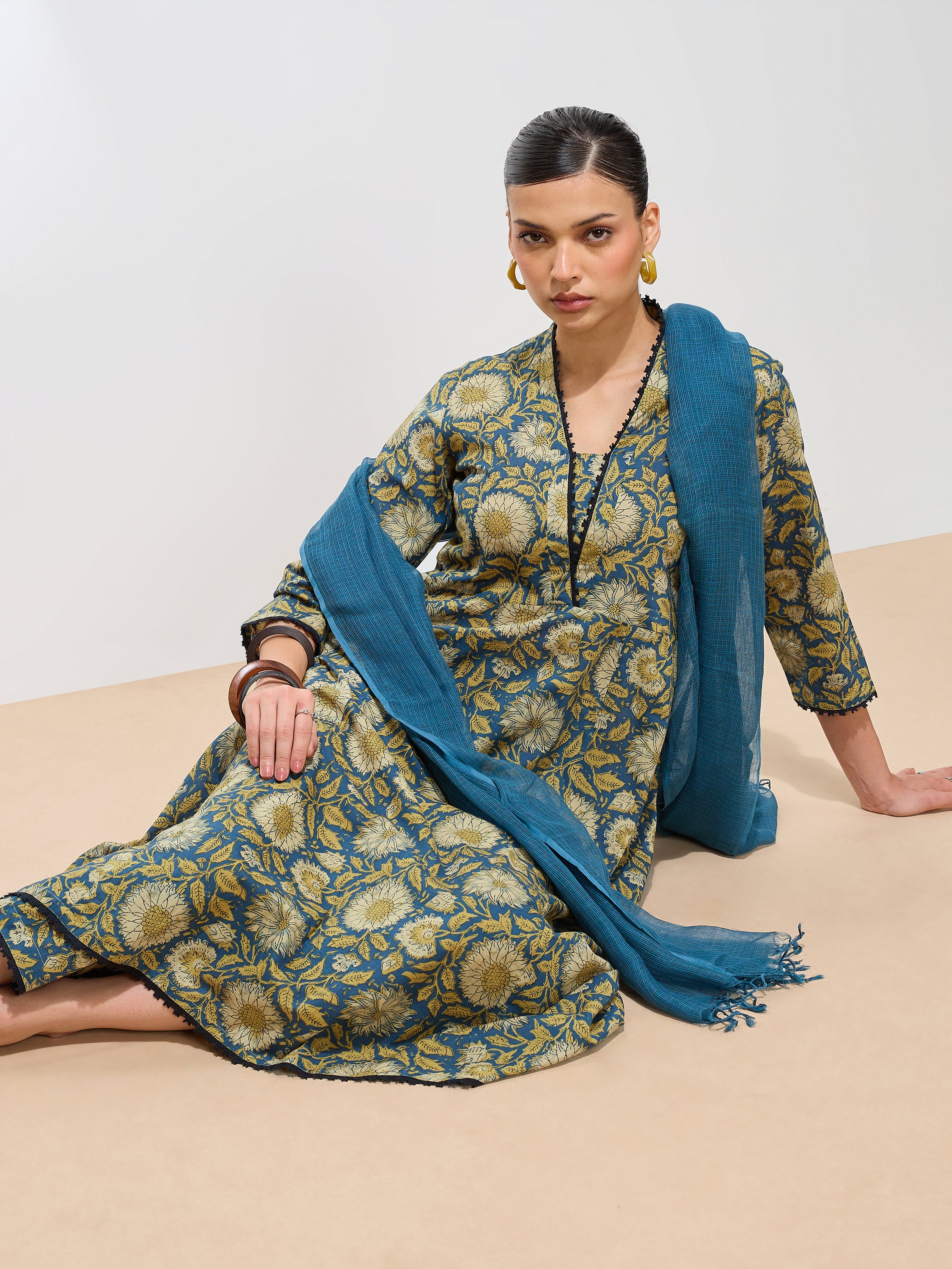 Graceful Blue Floral Printed Cotton Kurta set