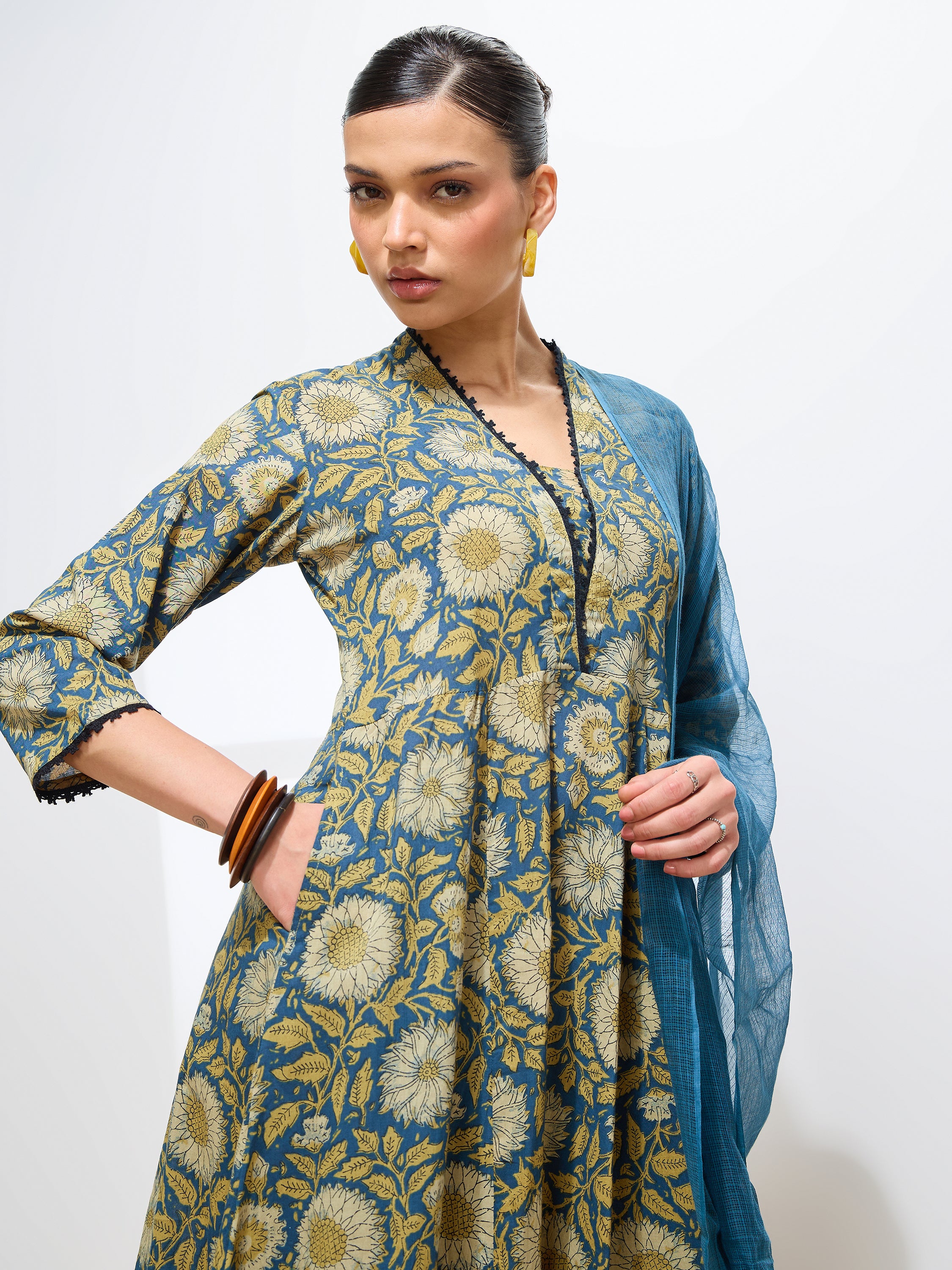 Graceful Blue Floral Printed Cotton Kurta set