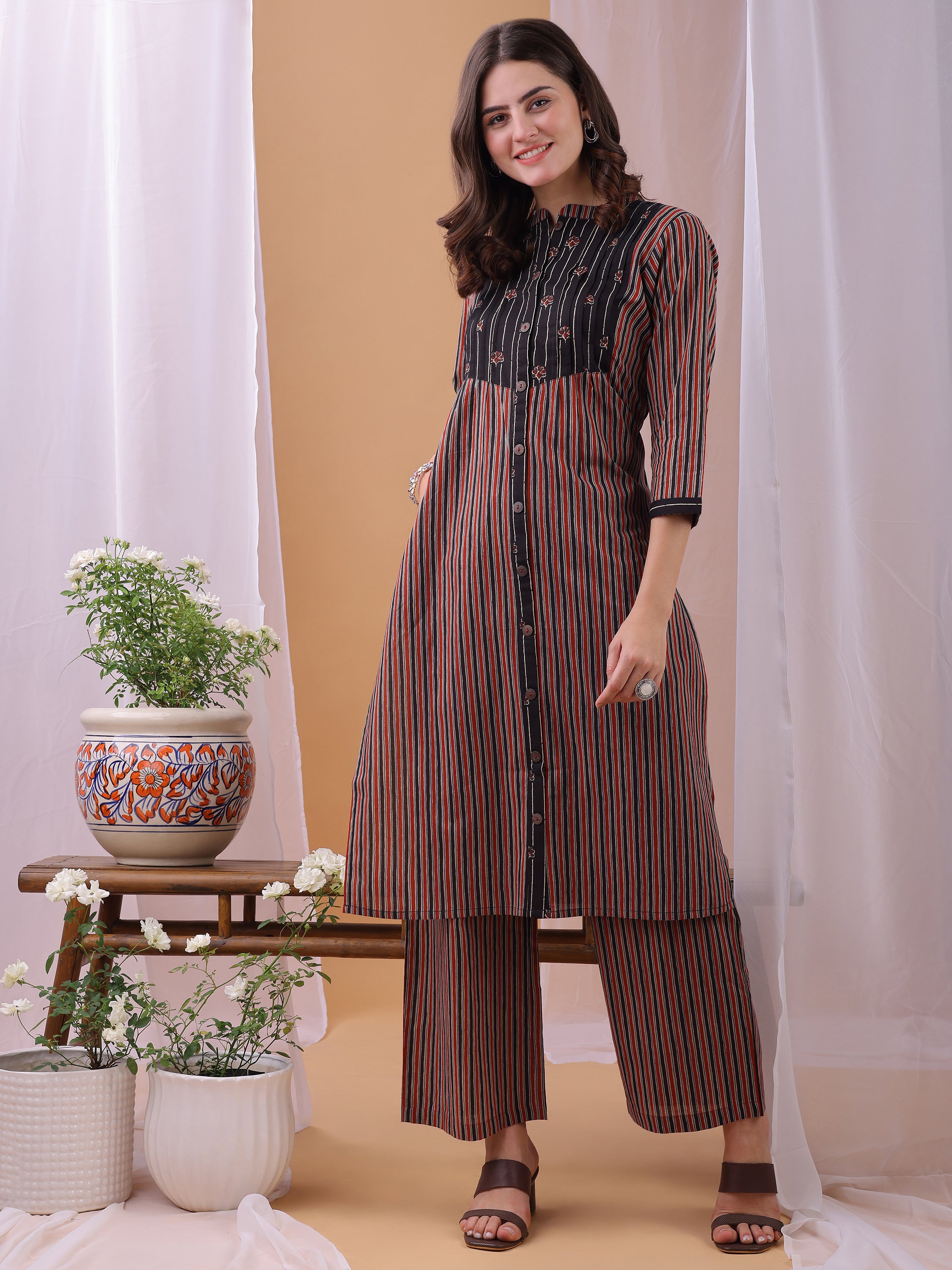 Black Pure Cambric Cotton Printed Striped Straight Kurta Kurta with Pant