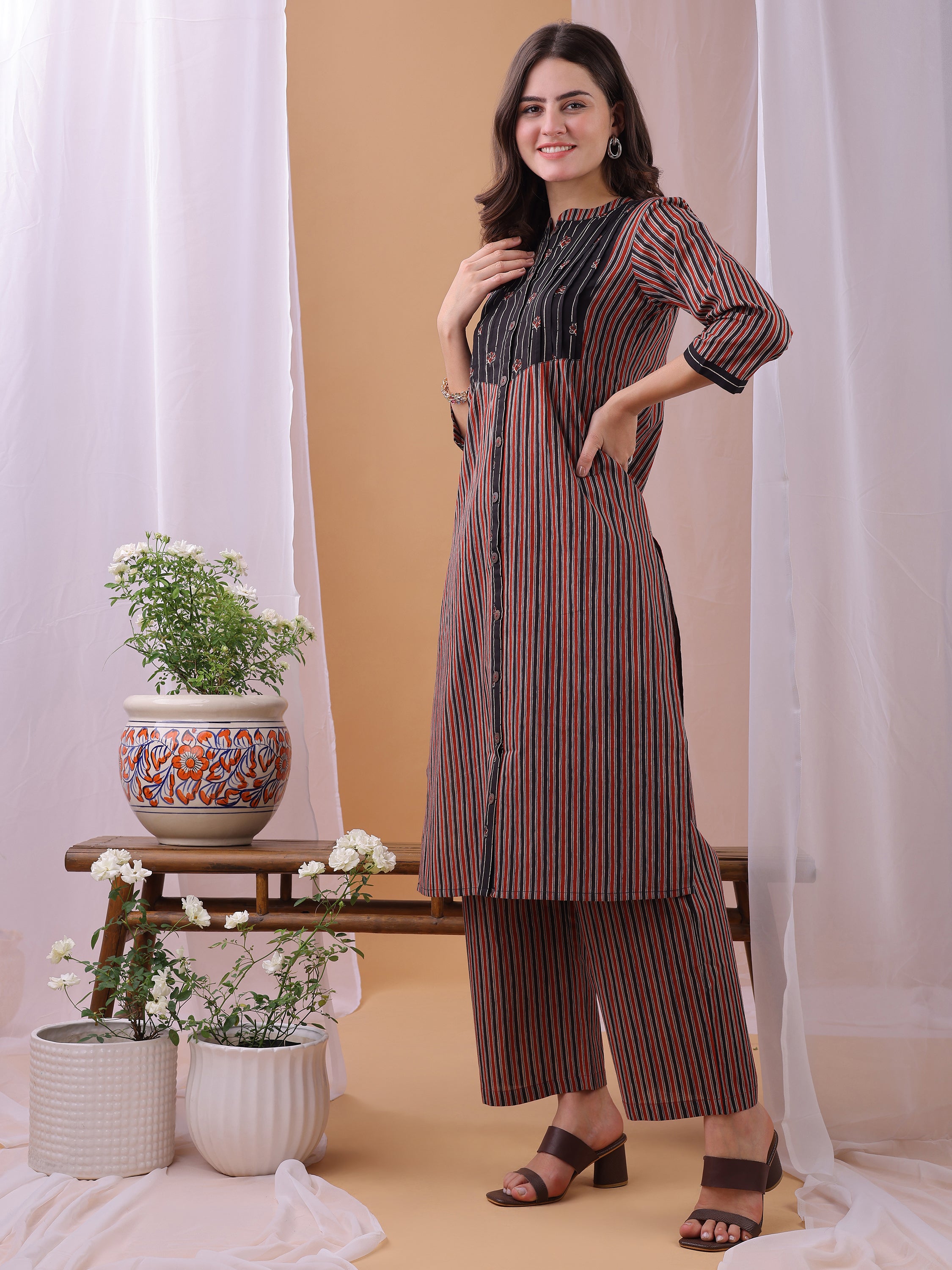 Black Pure Cambric Cotton Printed Striped Straight Kurta Kurta with Pant