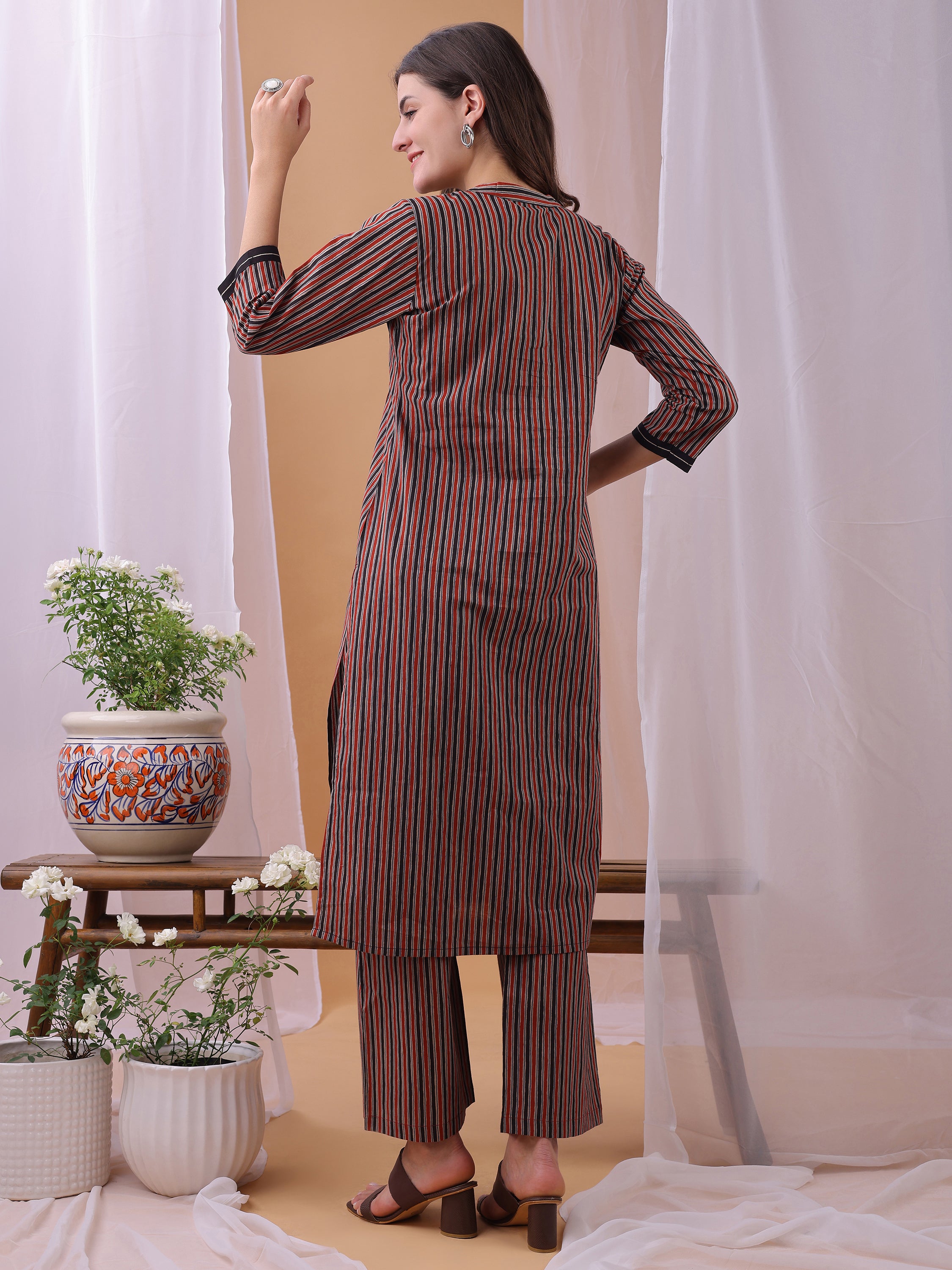 Black Pure Cambric Cotton Printed Striped Straight Kurta Kurta with Pant