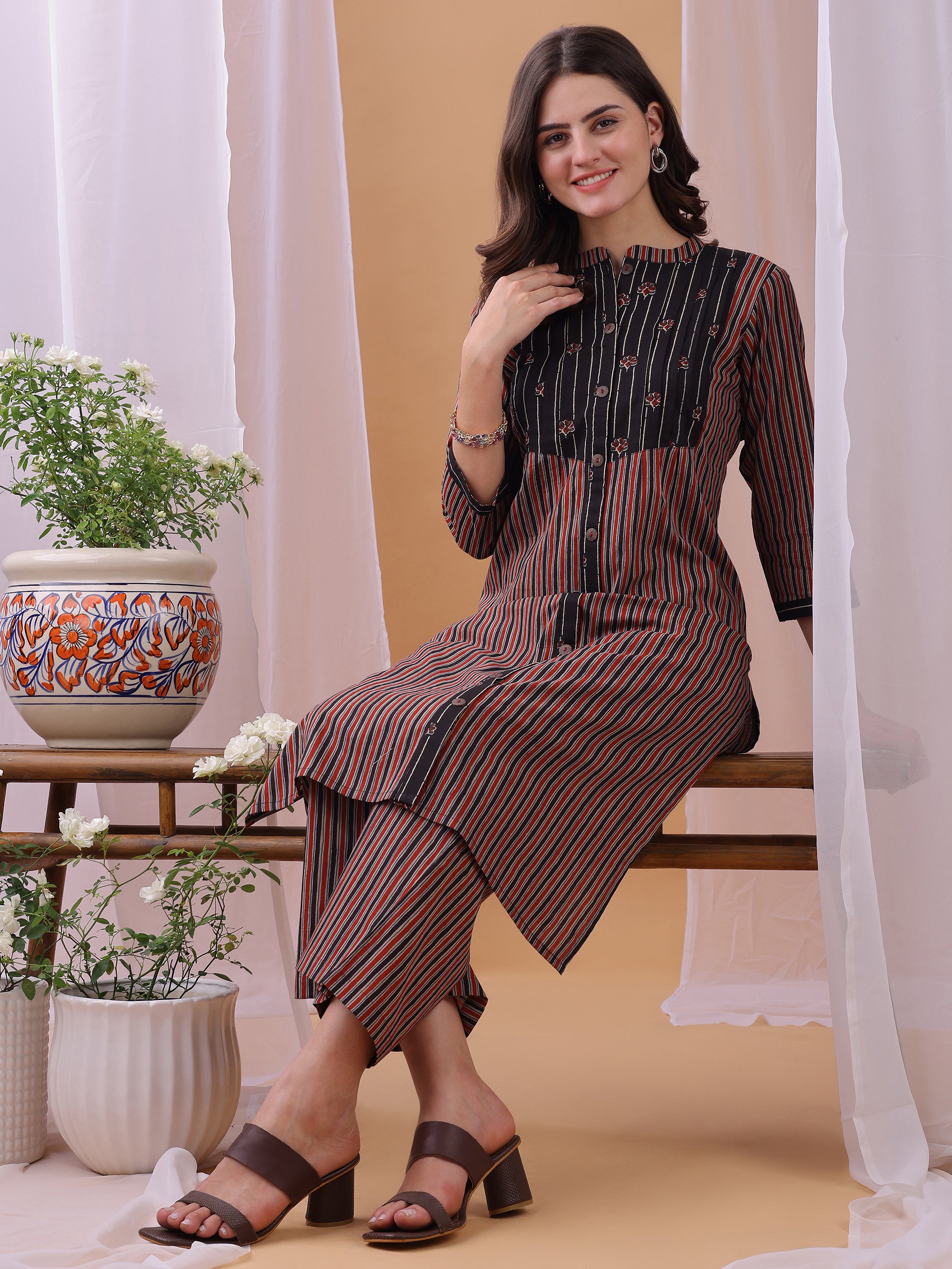 Black Pure Cambric Cotton Printed Striped Straight Kurta Kurta with Pant