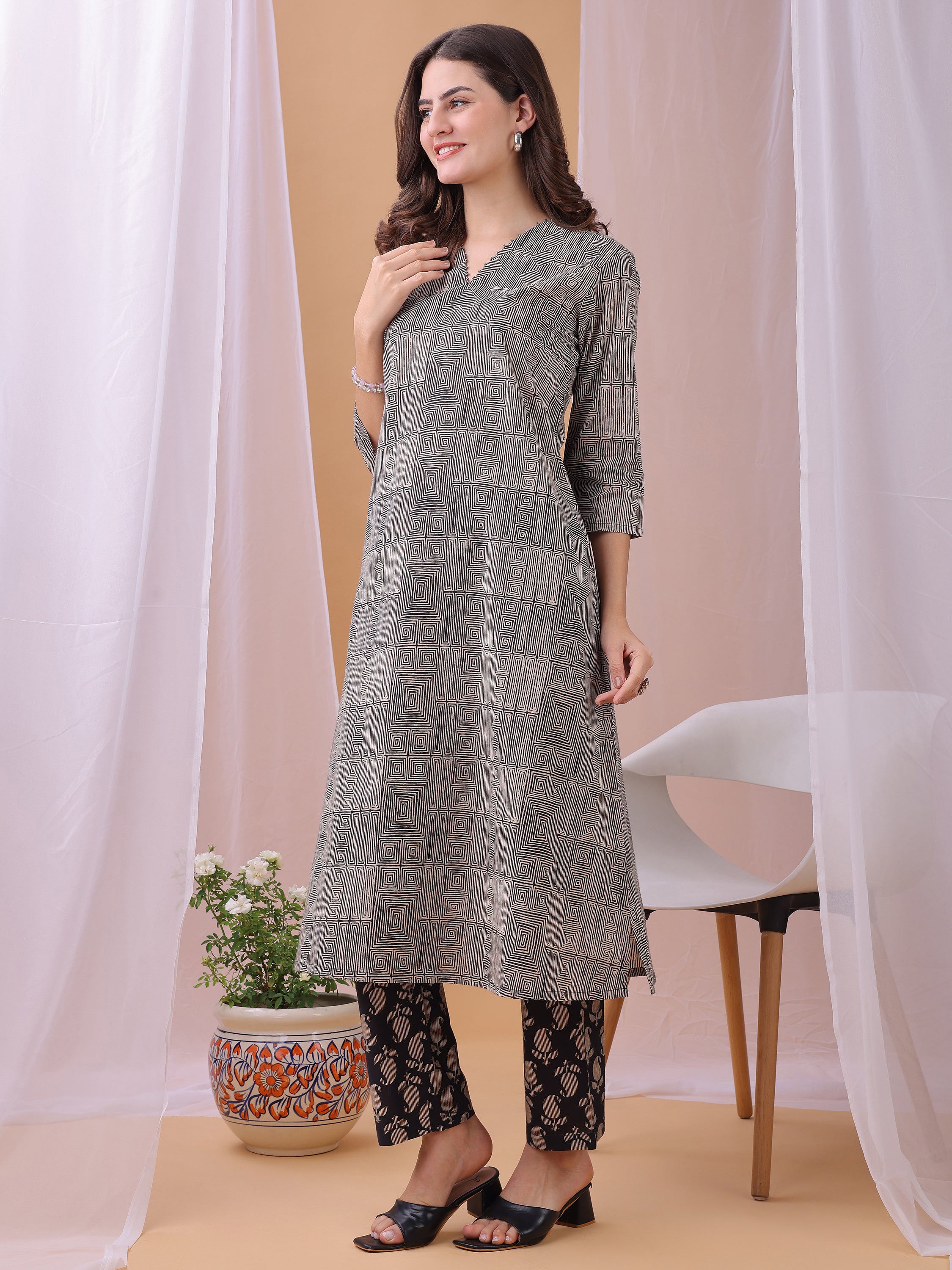 Black Pure Cambric Cotton Printed Gemoetric Straight Kurta Kurta with Pant