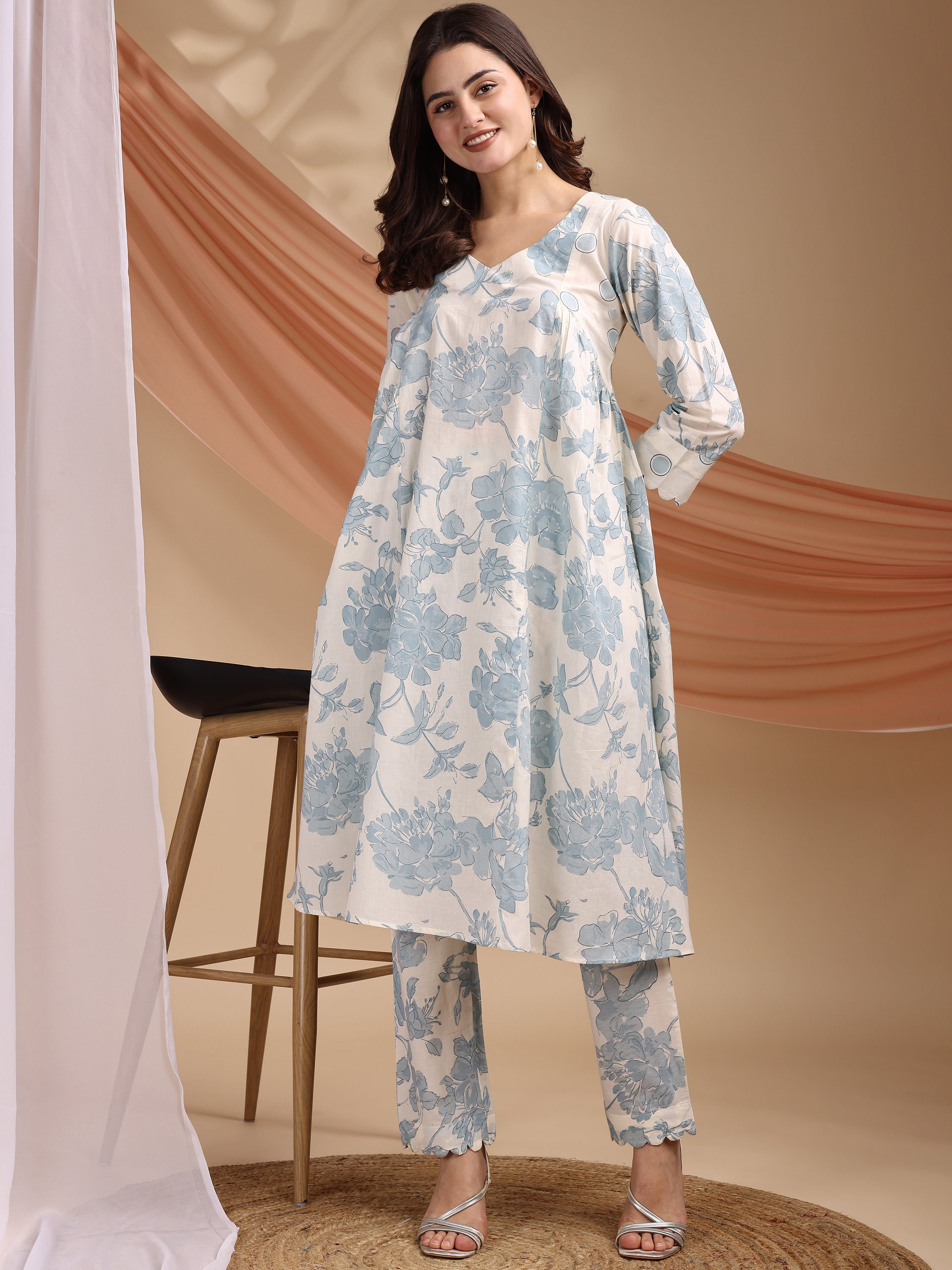 Blue Pure Cambric Cotton Printed Floral Straight Kurta Kurta with Pant