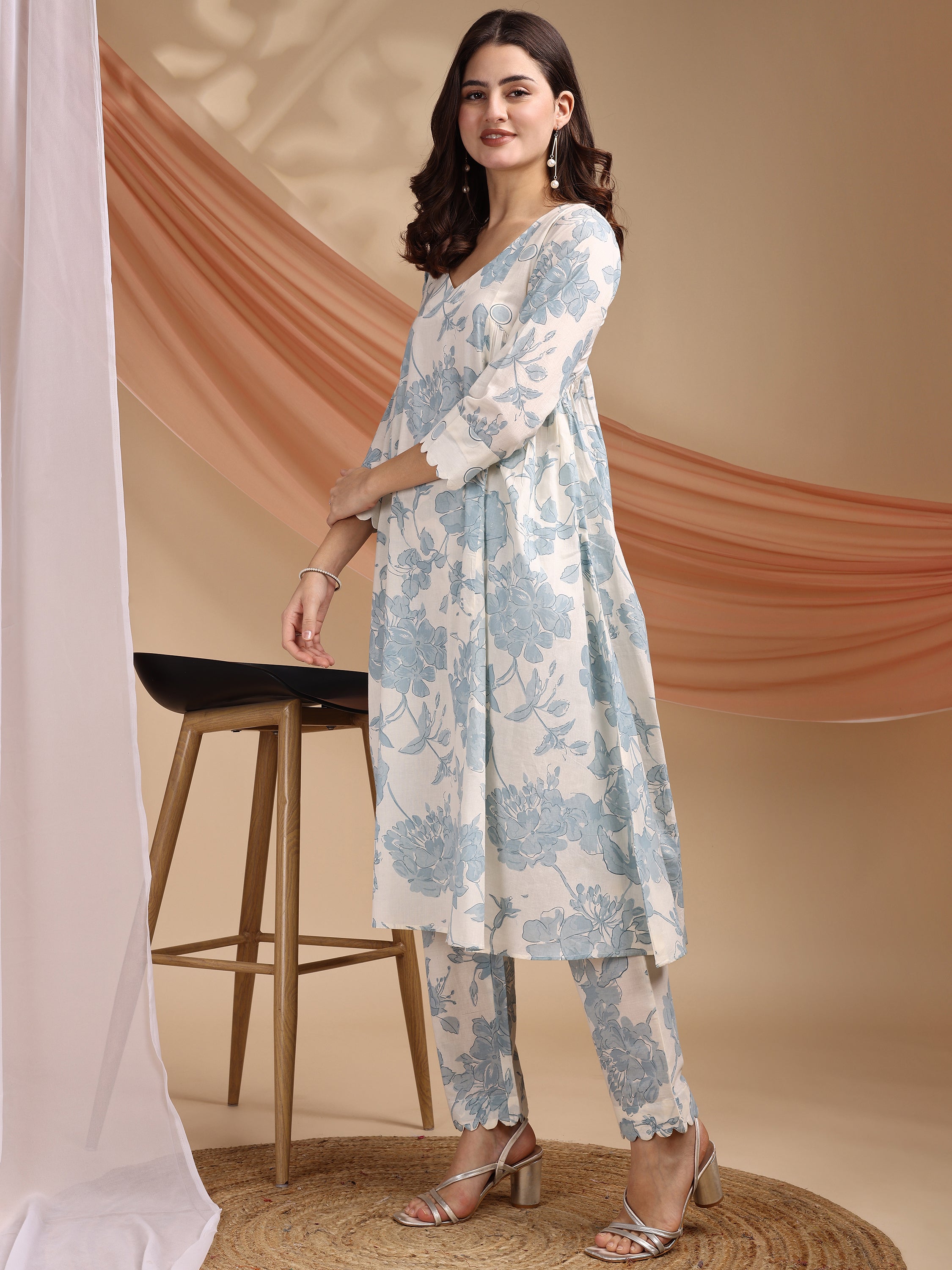 Blue Pure Cambric Cotton Printed Floral Straight Kurta Kurta with Pant