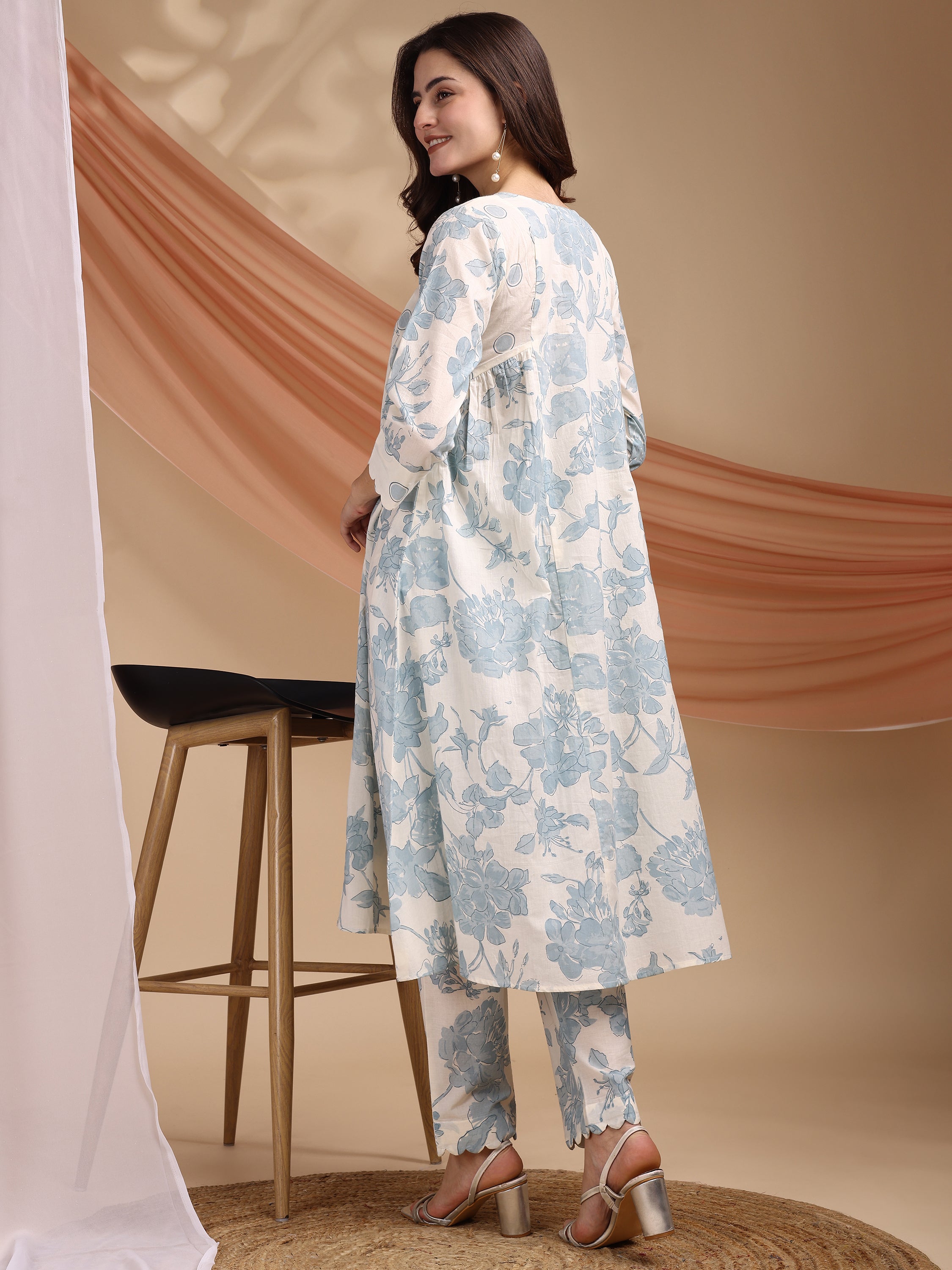 Blue Pure Cambric Cotton Printed Floral Straight Kurta Kurta with Pant