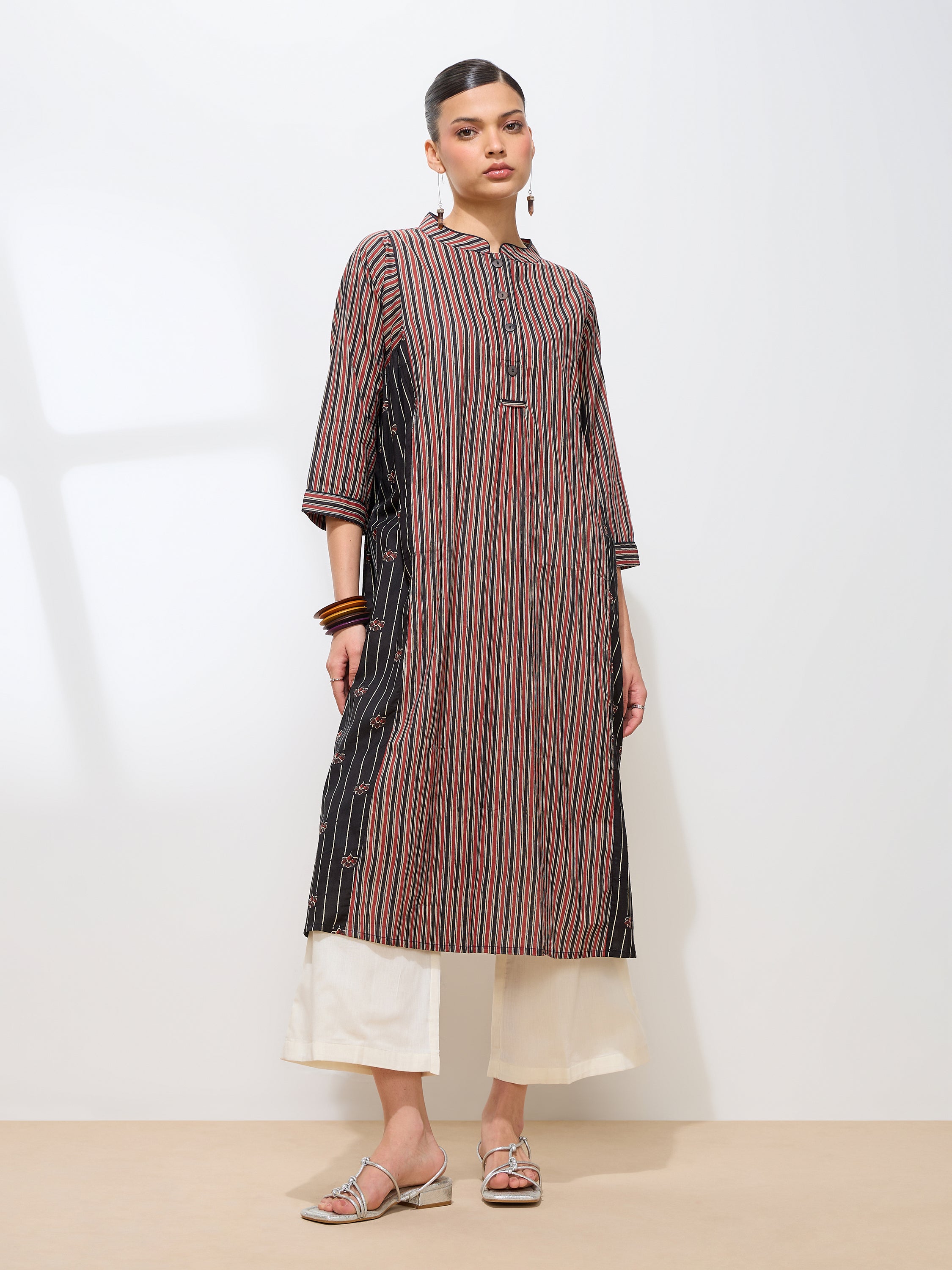 Graceful Black Printed Striped Cotton Kurta