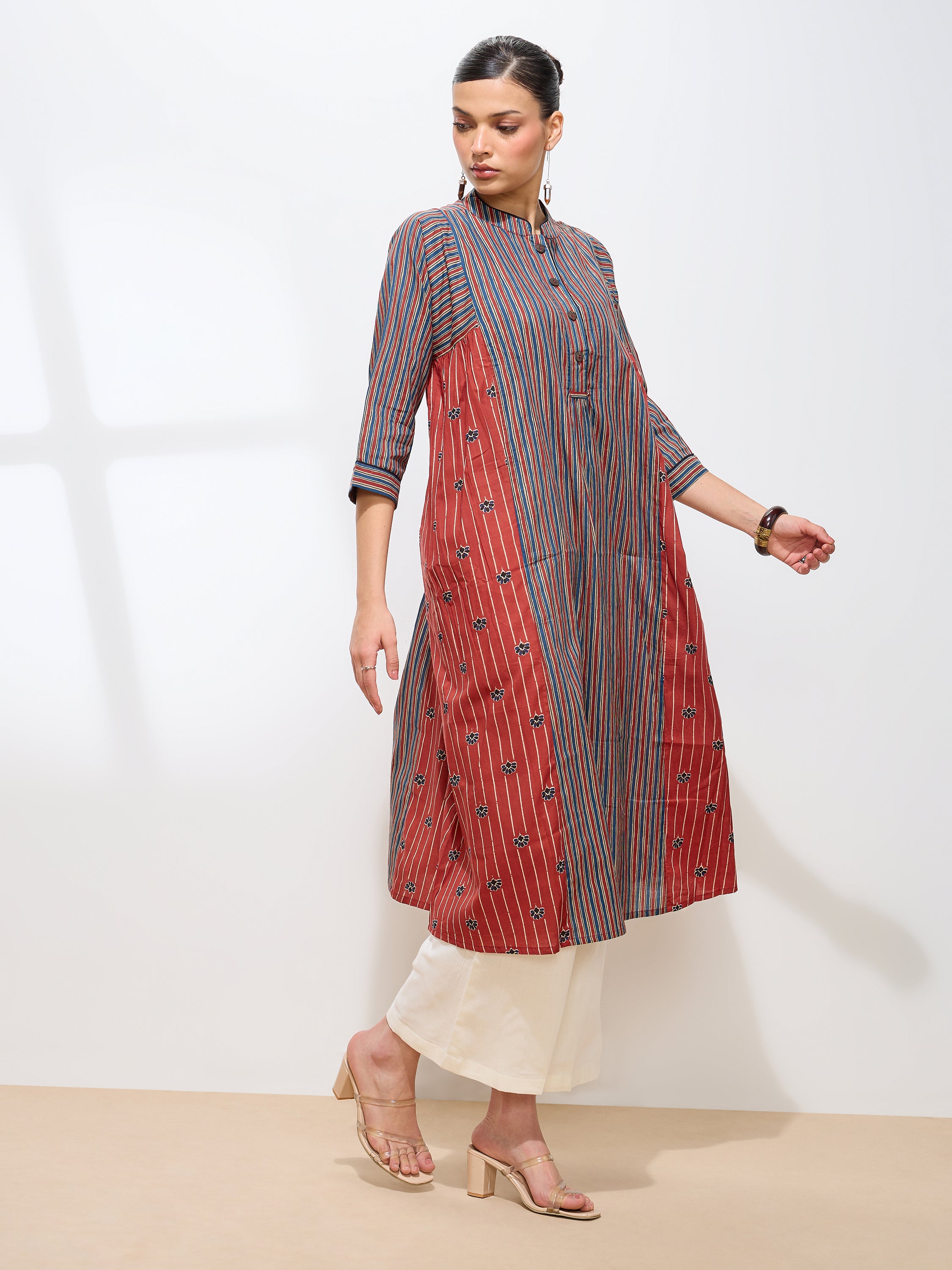 Graceful Blue Printed Floral Cotton Kurta