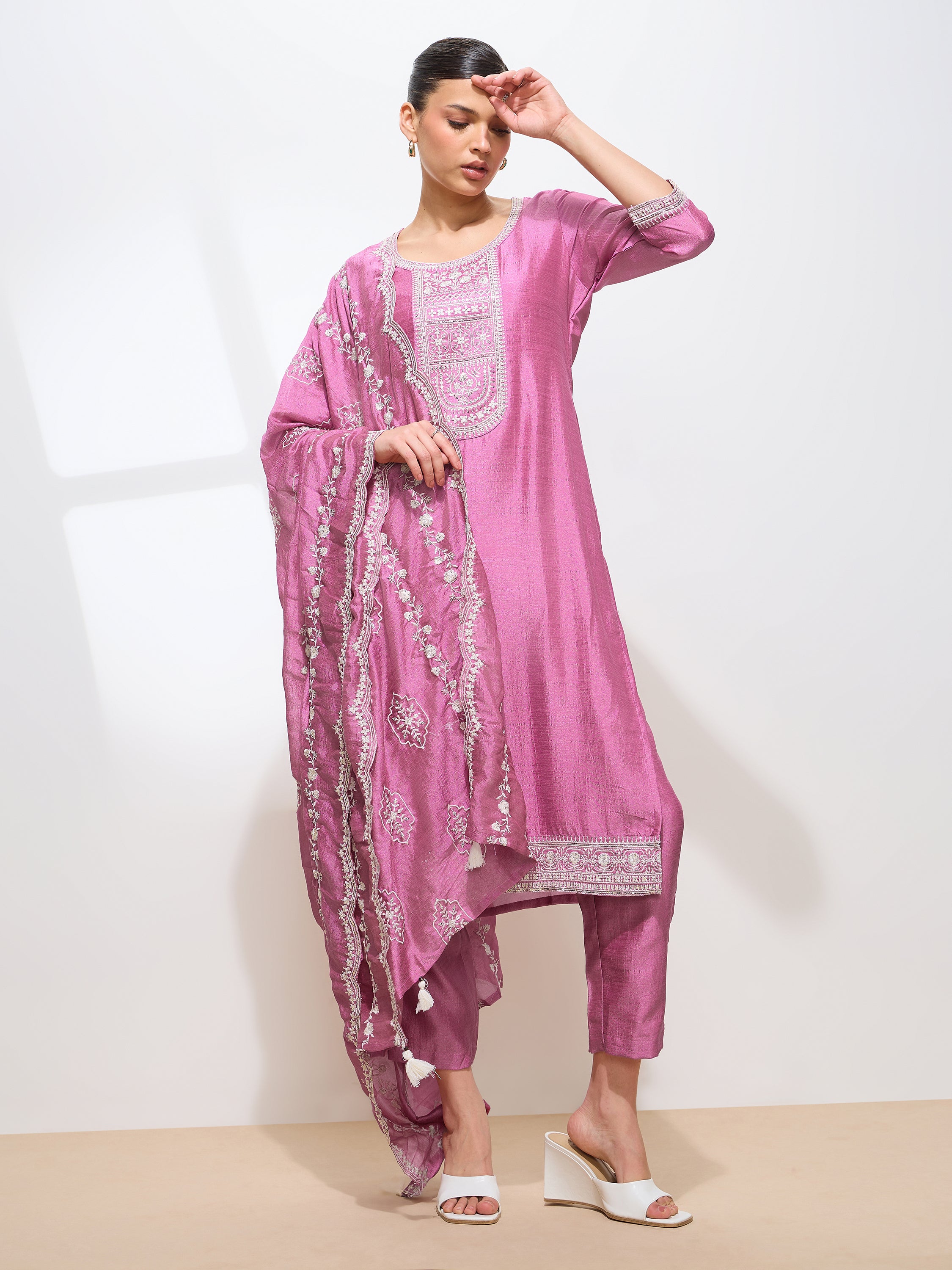 Women's Pink Silk Blend Sequence Embroidered Kurta set with dupatta with scallop edge