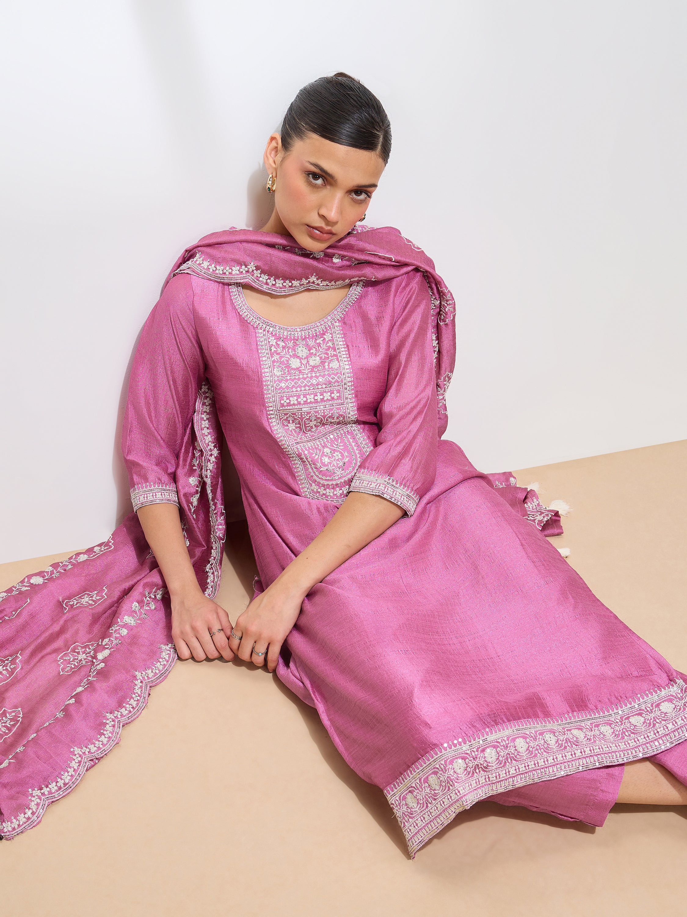 Women's Pink Silk Blend Sequence Embroidered Kurta set with dupatta with scallop edge