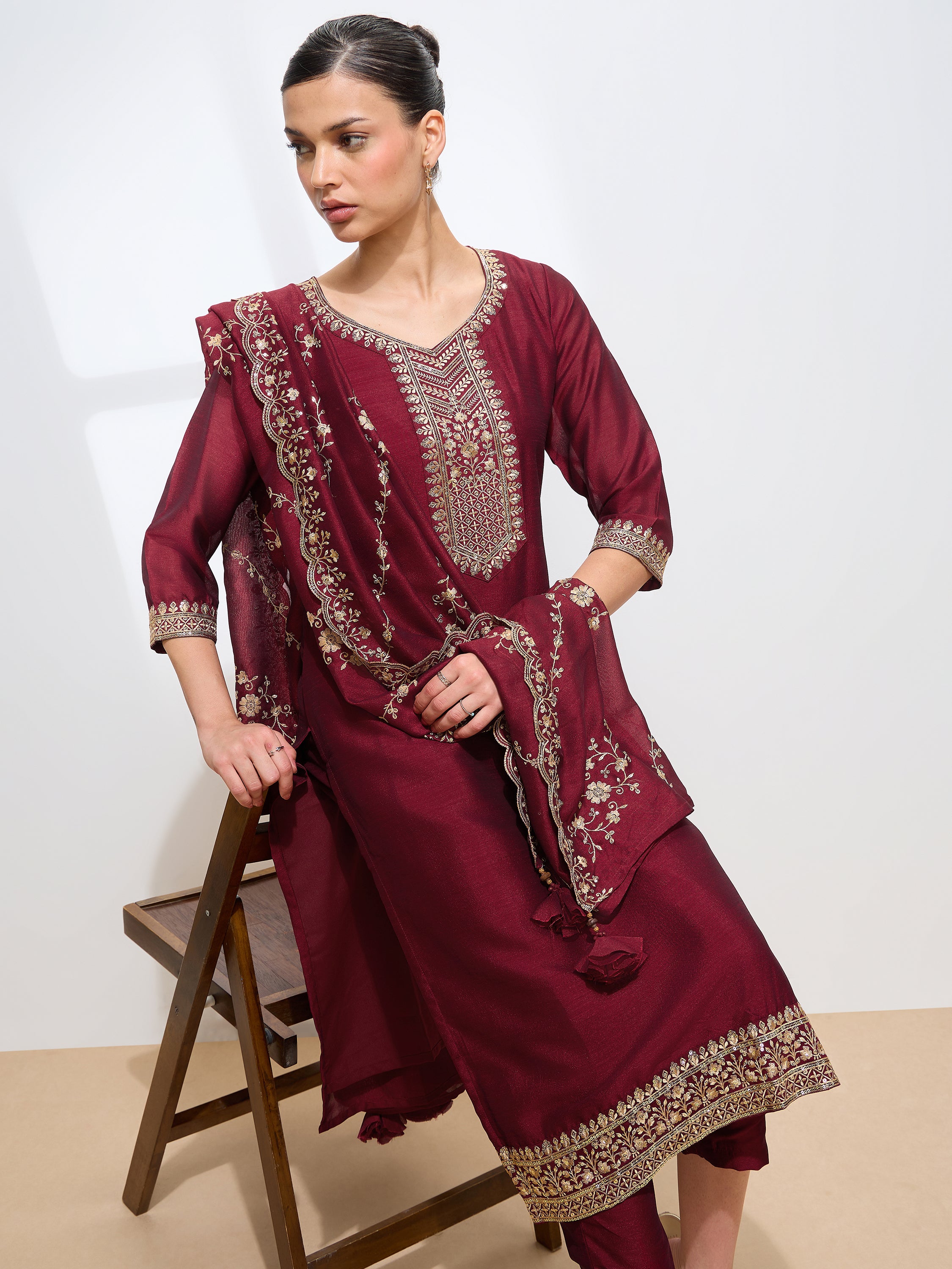 Women's Maroon Silk Blend Sequence Embroidered Kurta set with dupatta with scallop edge