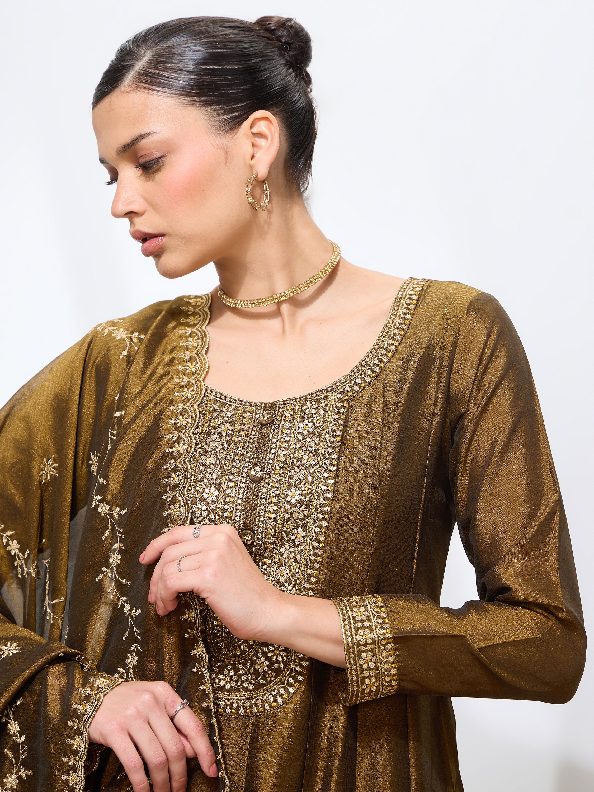 Women's Mehndi Green Silk Blend Sequence Embroidered Kurta set with dupatta with scallop edge