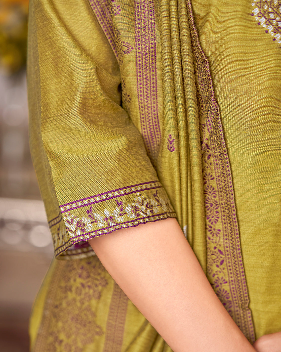 Women's Mustad Silk Blend Woven Design Kurta with Trouser & Woven Dupatta