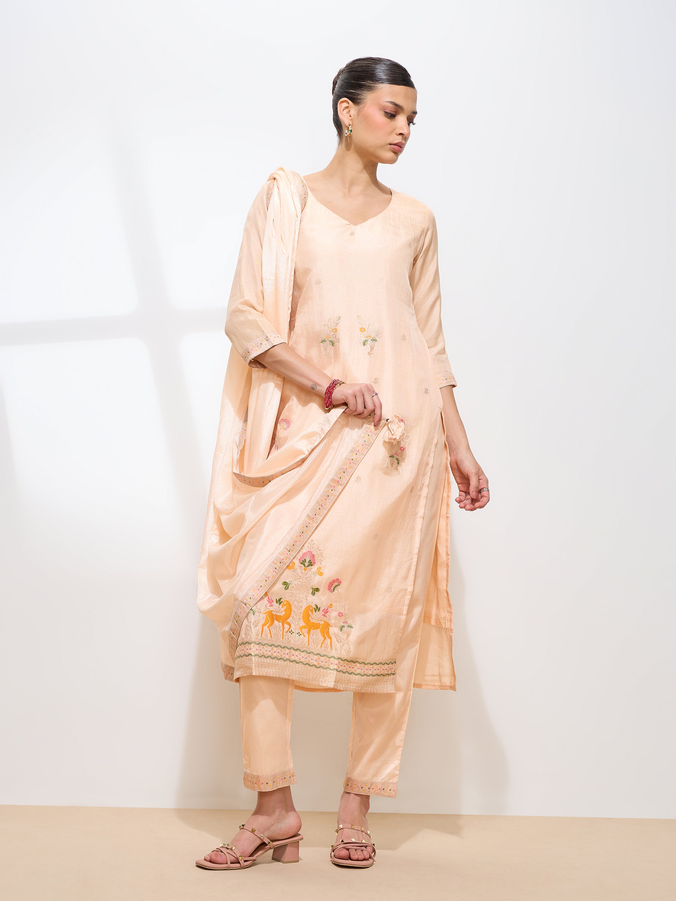 Women's Cream Pure Dola Silk Woven Jacquard Kurta set with dupatta