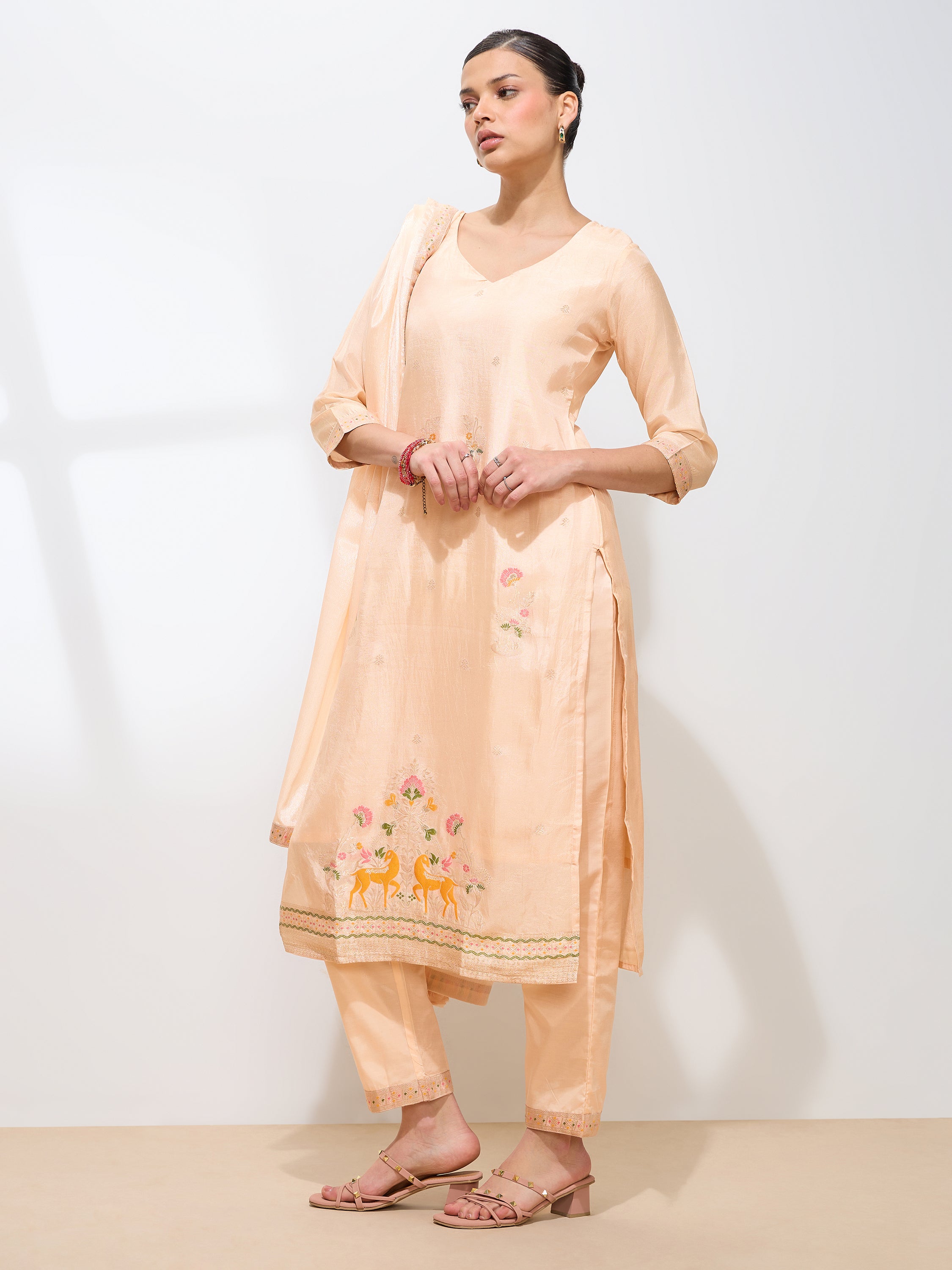 Women's Cream Pure Dola Silk Woven Jacquard Kurta set with dupatta