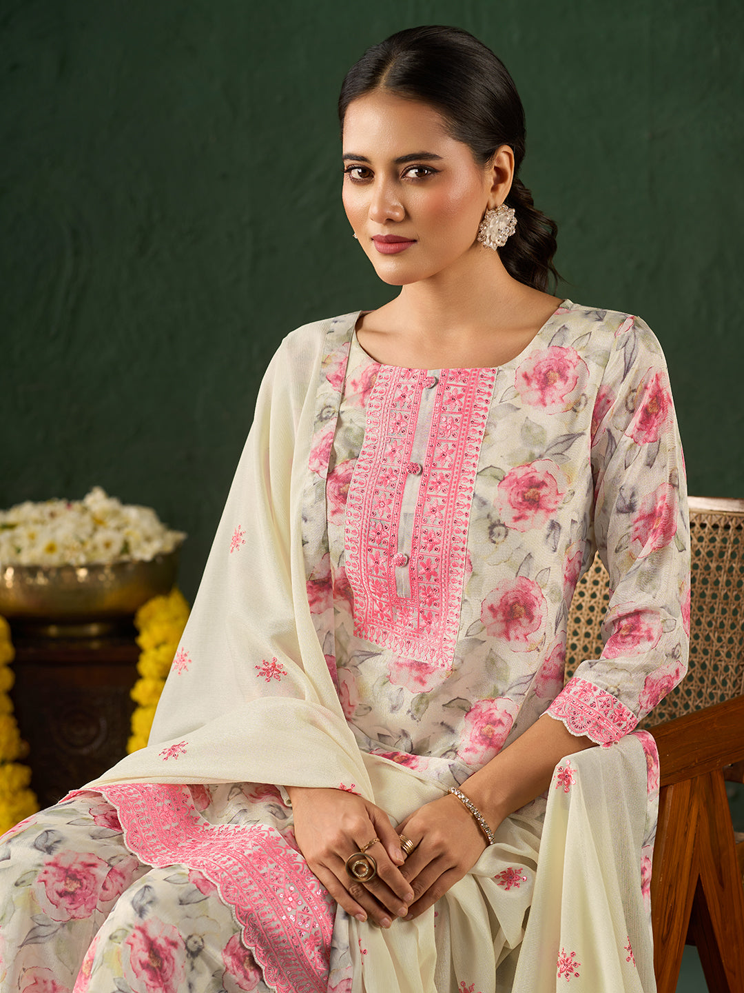 Women's Off White Silk Blend Embroidered Kurta set with dupatta