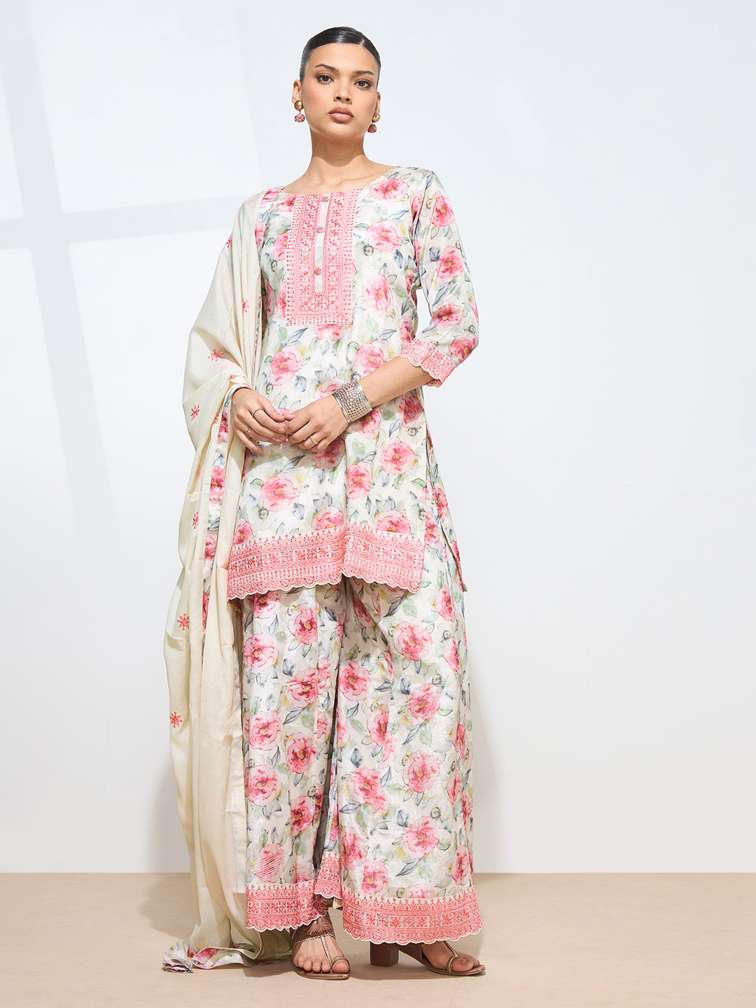 Women's Off White Silk Blend Embroidered Kurta set with dupatta