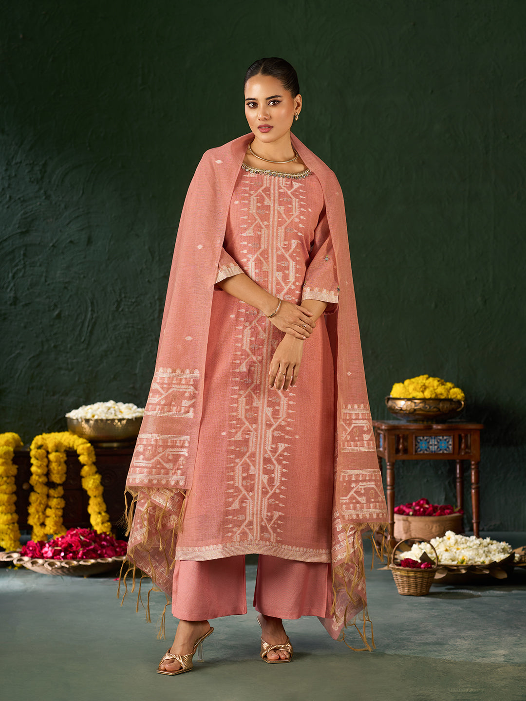 Women's Pink Silk Blend Jacquard Kurta set with dupatta
