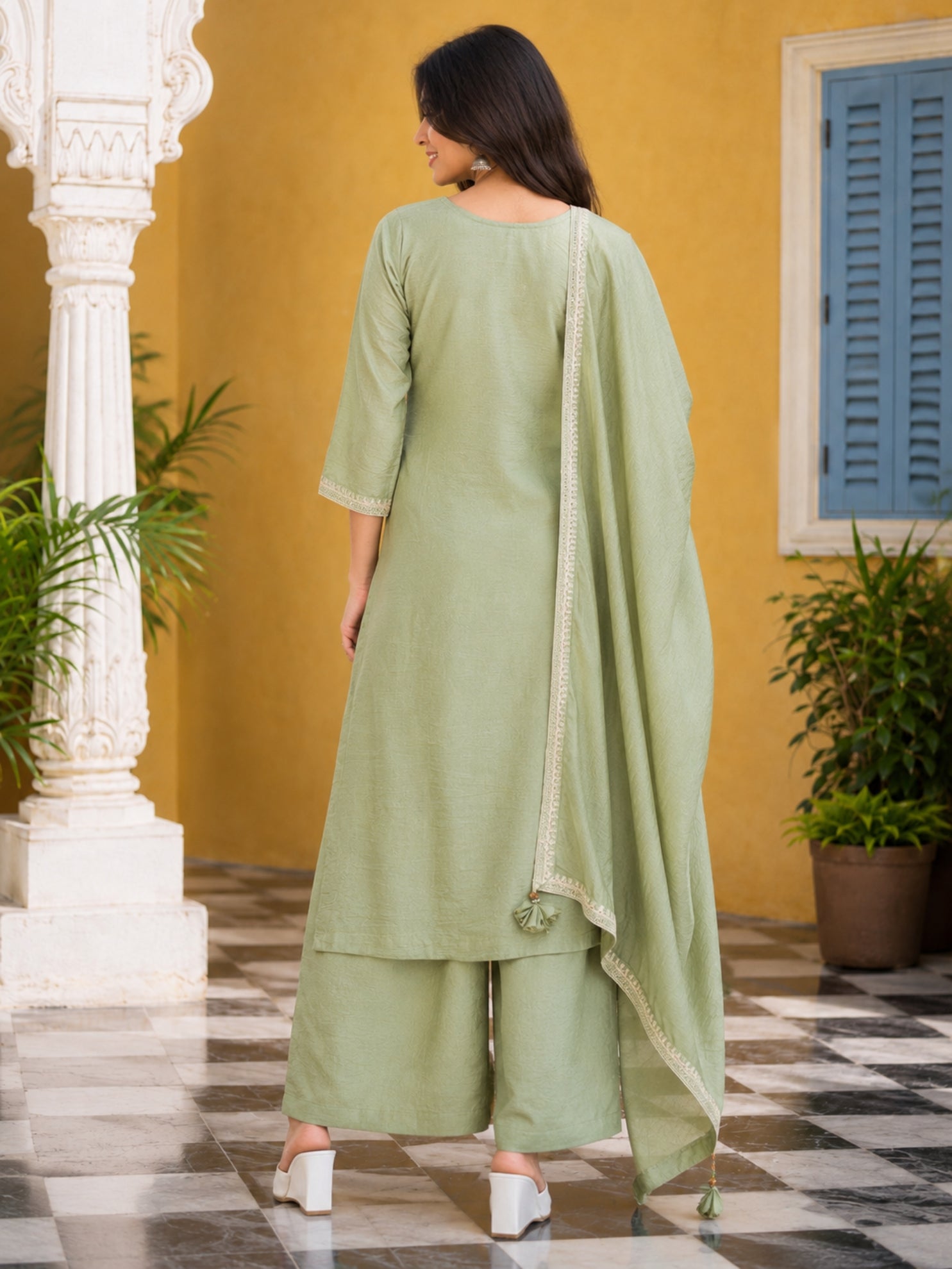 Graceful Green Floral Embroidery Silk Blend Kurta set