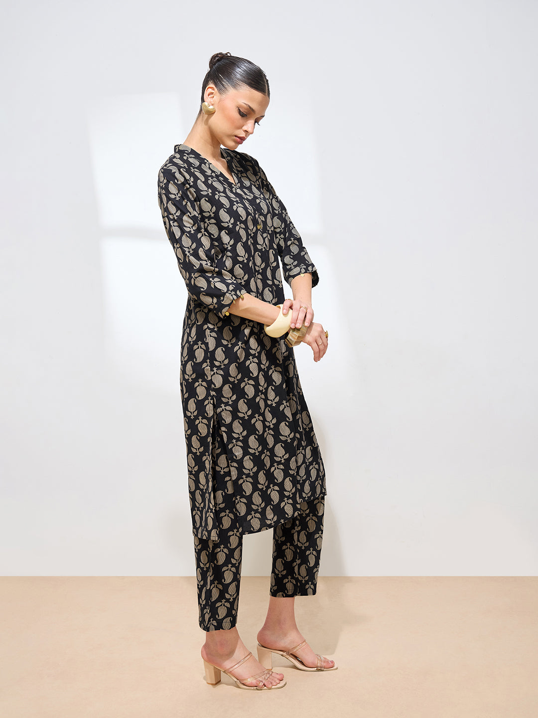 Black Pure Cambric Cotton Printed Abstract Straight Kurta Kurta with Pant