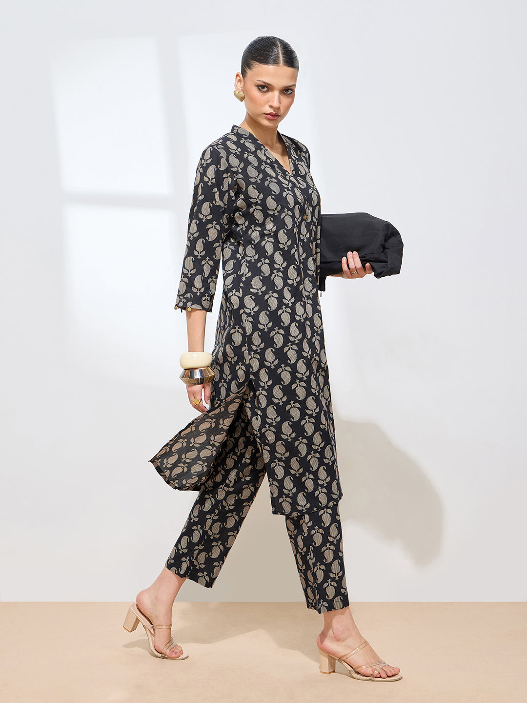 Black Pure Cambric Cotton Printed Abstract Straight Kurta Kurta with Pant