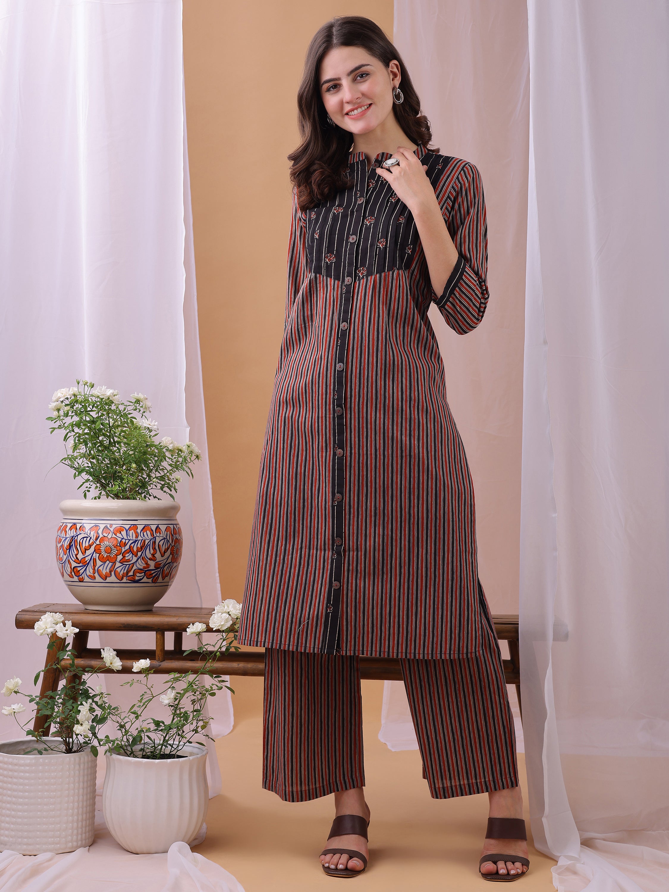 Black Pure Cambric Cotton Printed Striped Straight Kurta Kurta with Pant