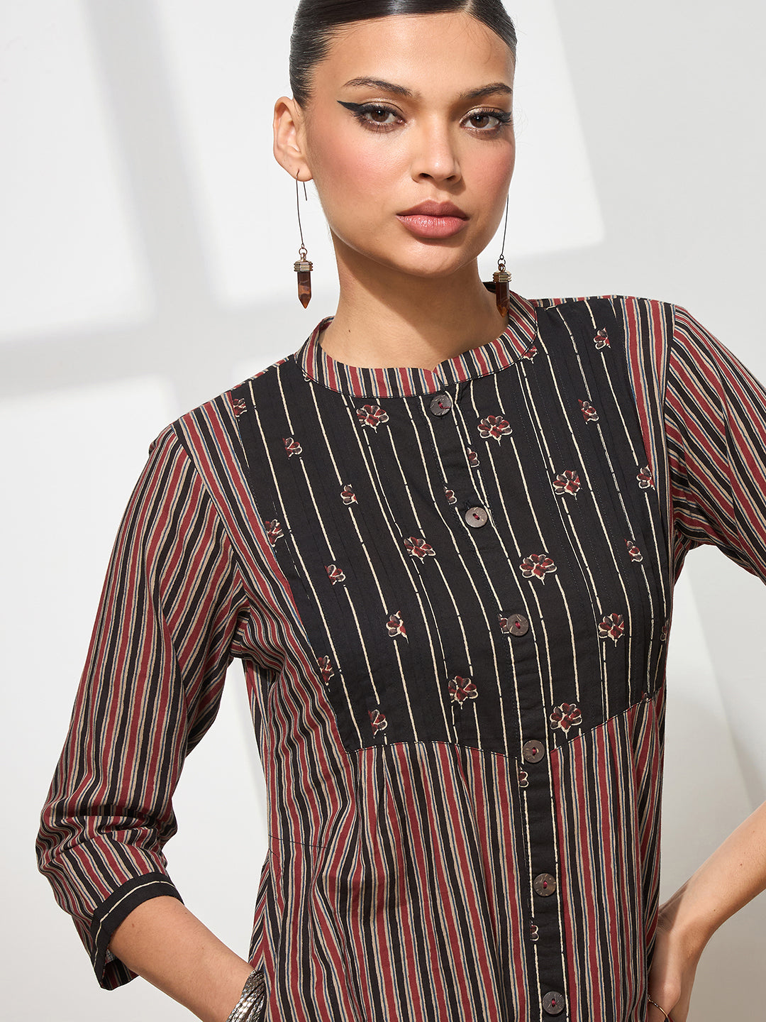 Black Pure Cambric Cotton Printed Striped Straight Kurta Kurta with Pant