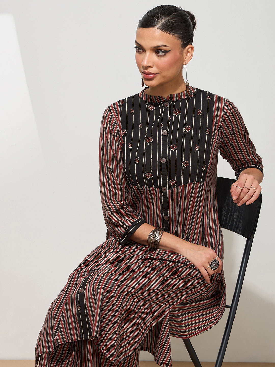 Black Pure Cambric Cotton Printed Striped Straight Kurta Kurta with Pant