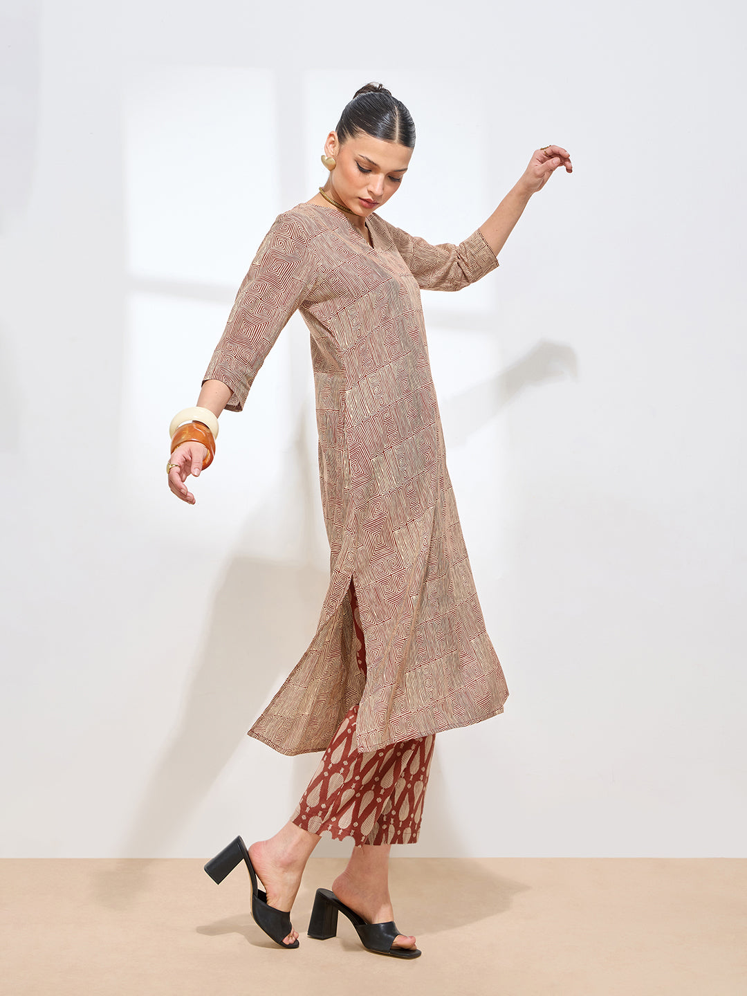 Red Pure Cambric Cotton Printed Gemoetric Straight Kurta Kurta with Pant