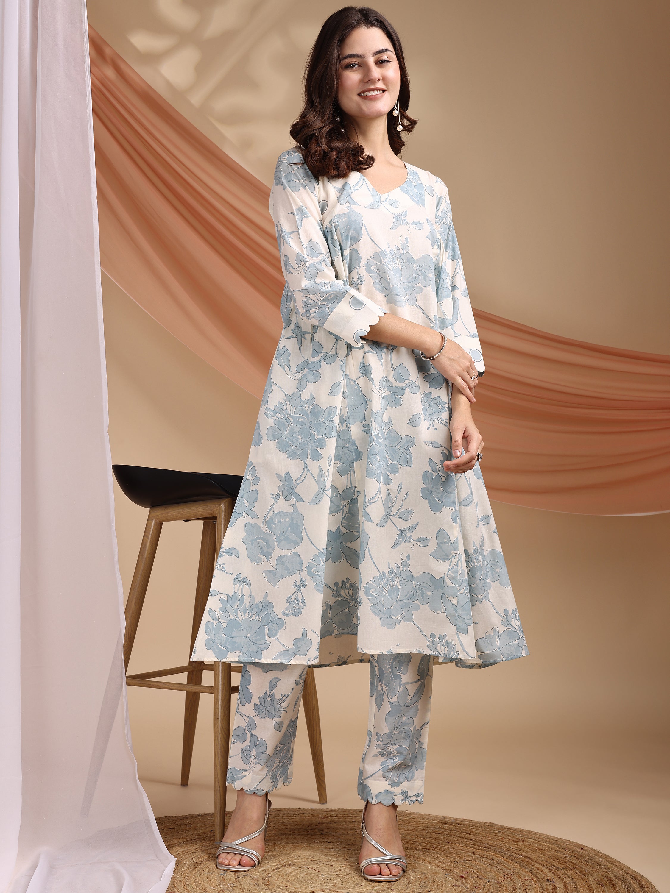 Blue Pure Cambric Cotton Printed Floral Straight Kurta Kurta with Pant