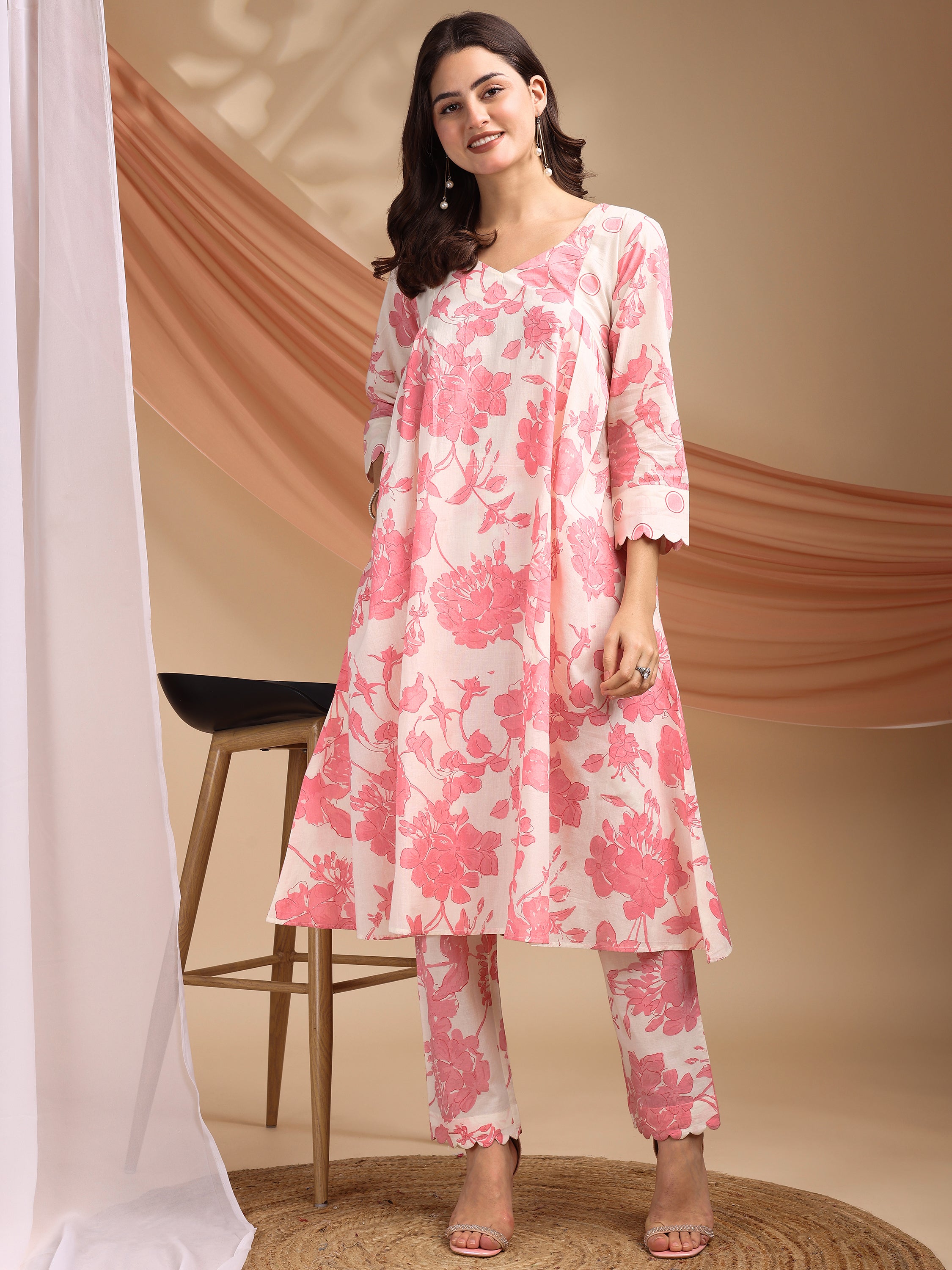 Pink Pure Cambric Cotton Printed Floral Straight Kurta Kurta with Pant