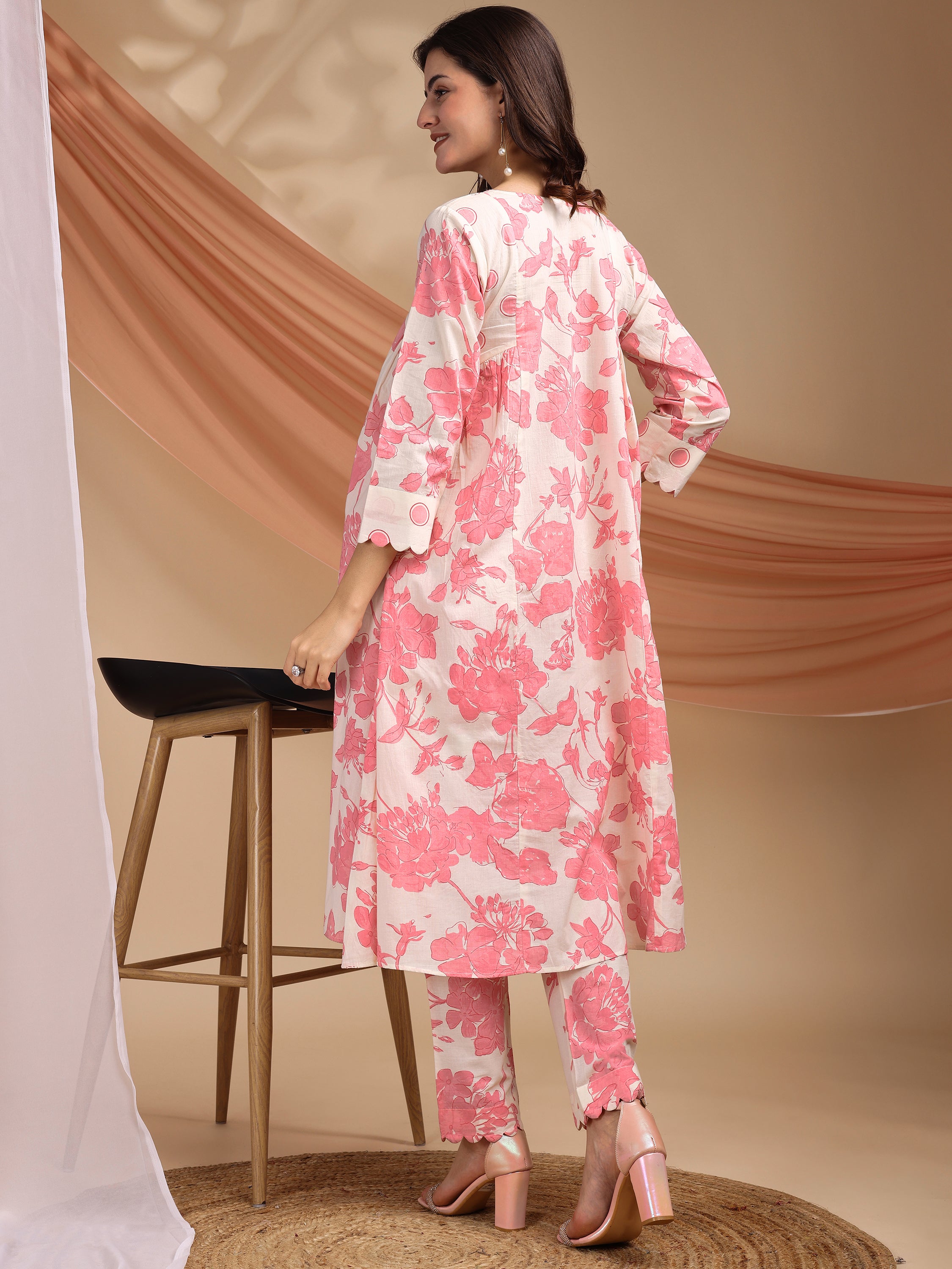 Pink Pure Cambric Cotton Printed Floral Straight Kurta Kurta with Pant